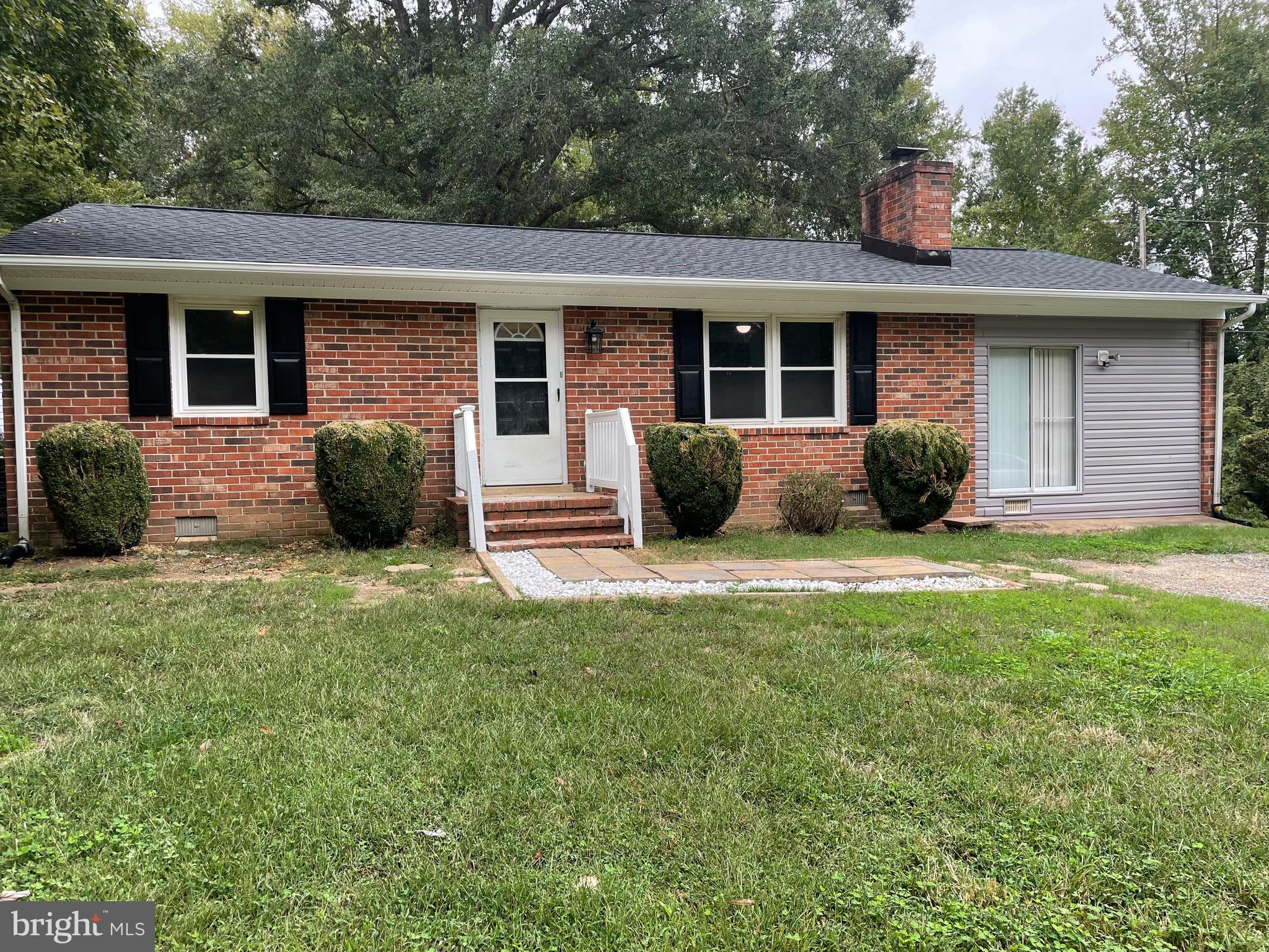 10 Hollywood Farm Rd