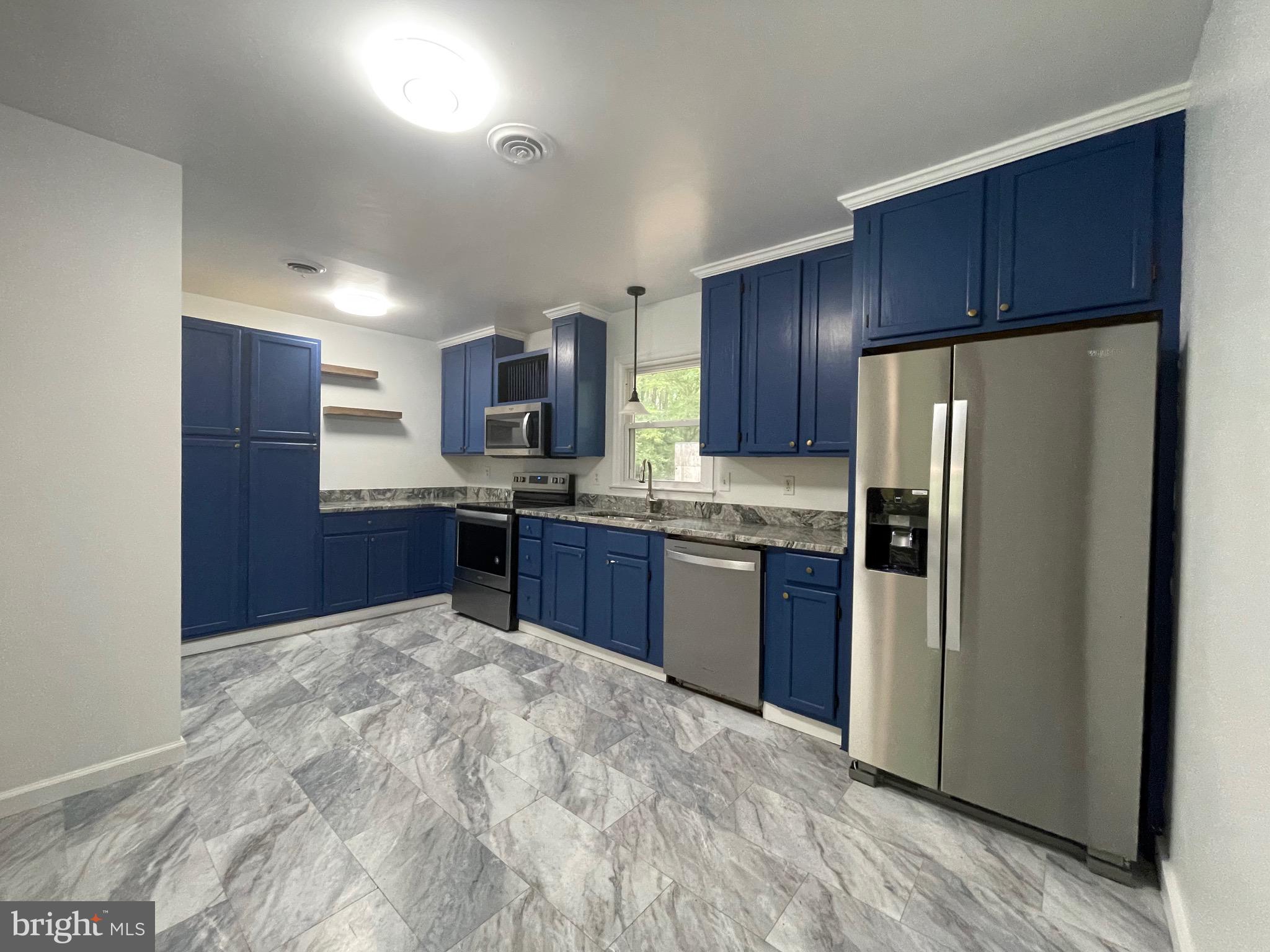 10 Hollywood Farm Rd