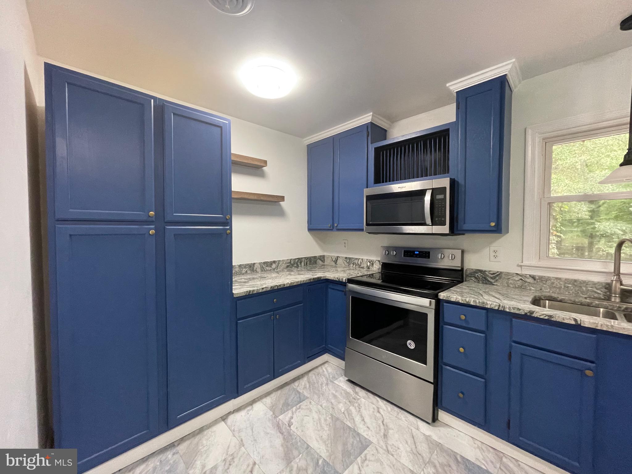 10 Hollywood Farm Rd