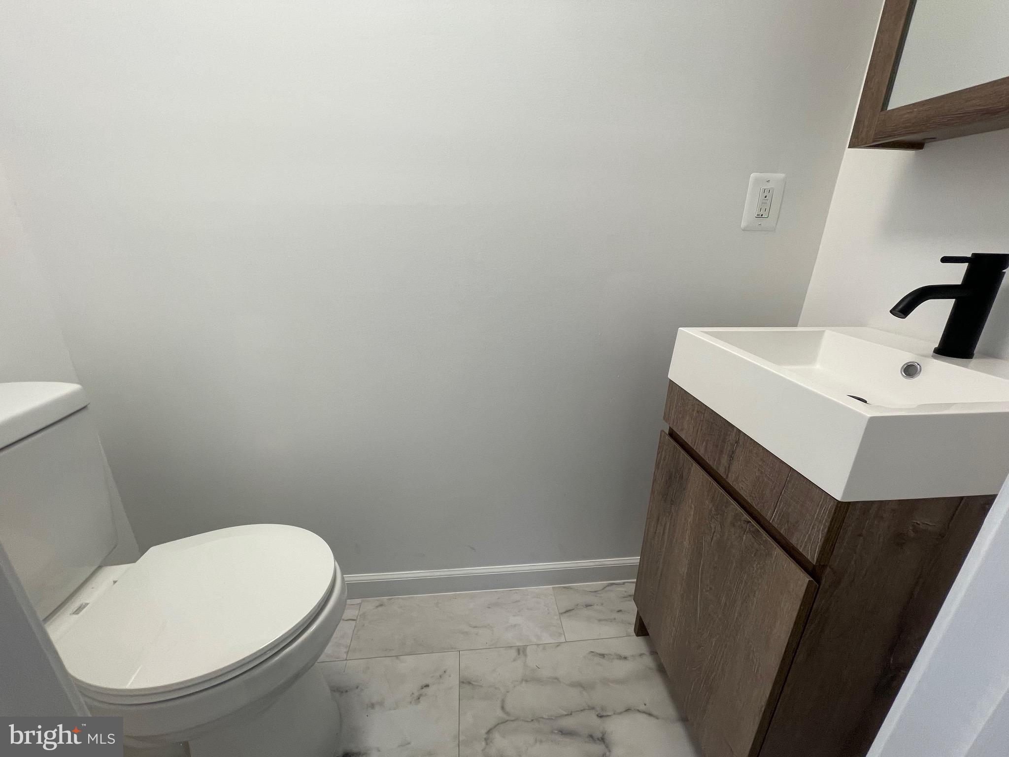 10 Hollywood Farm Rd