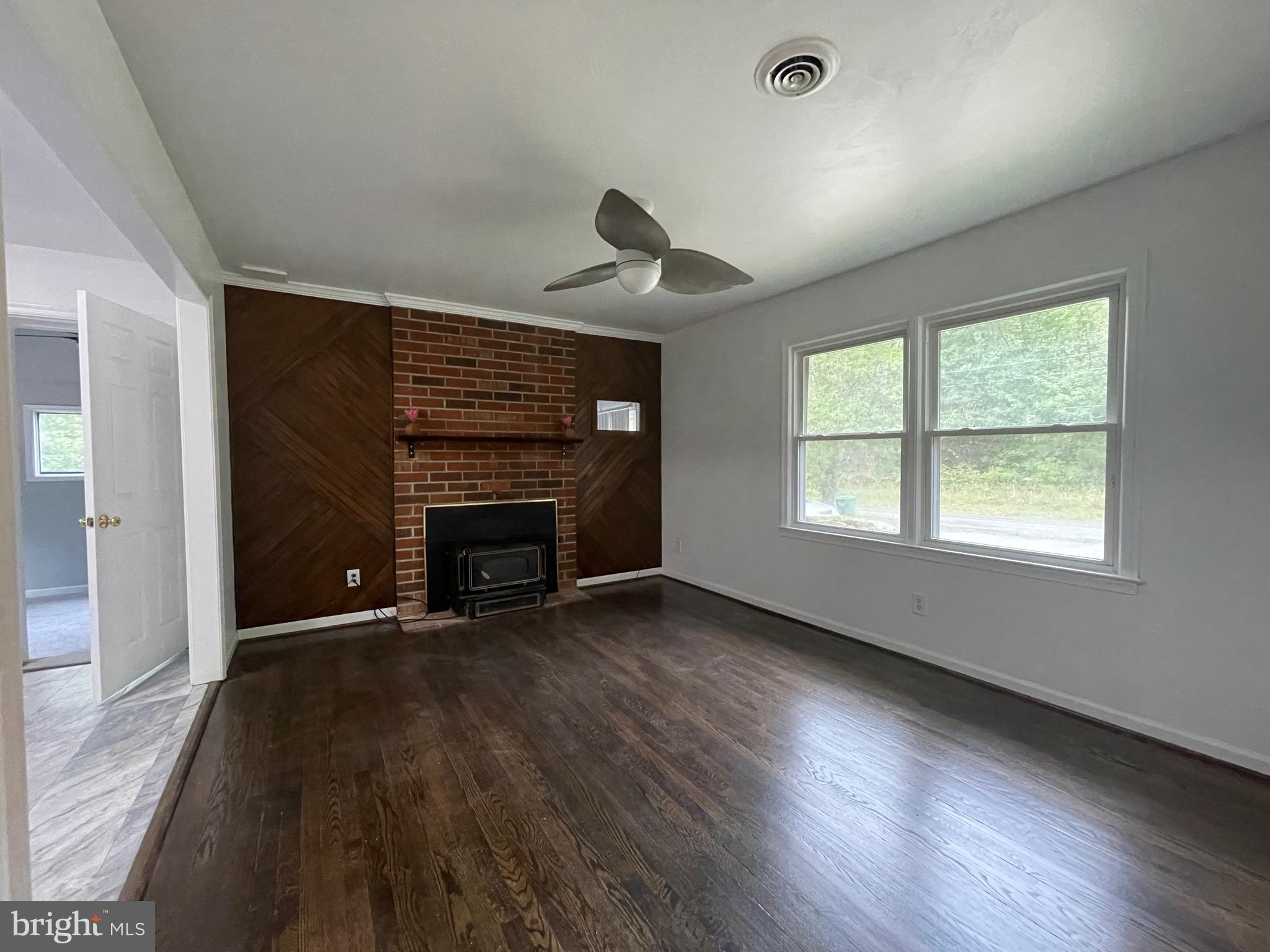 10 Hollywood Farm Rd