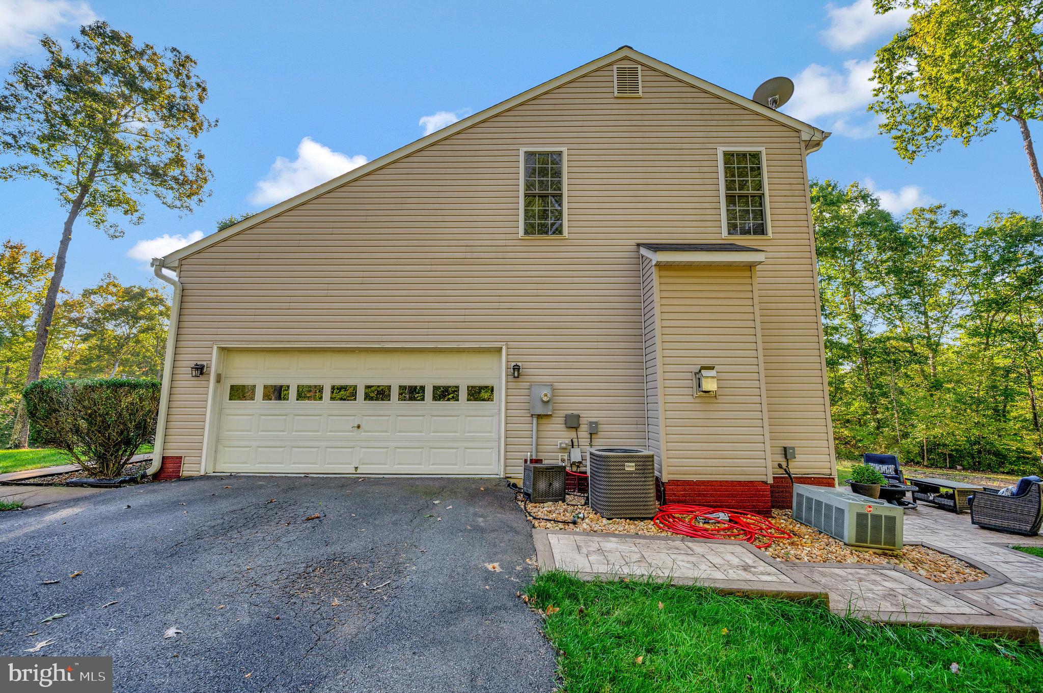 73 Cascade Ln
