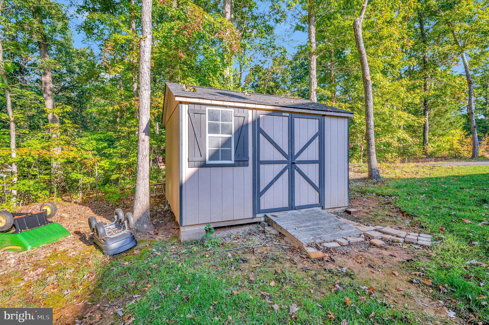 73 Cascade Ln