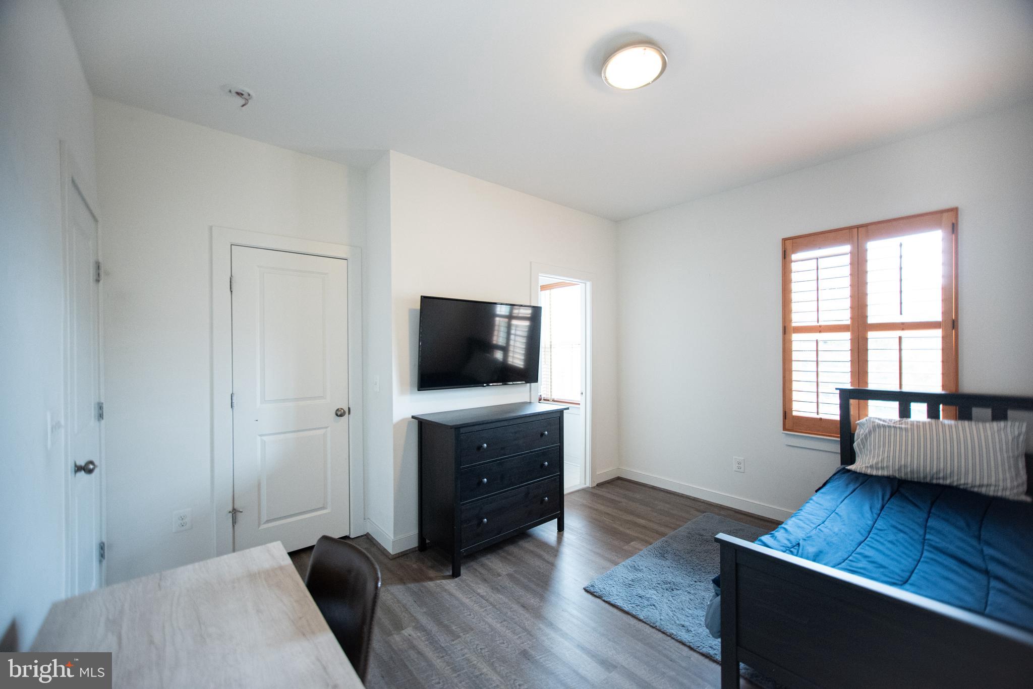 711 Woodstream BOULEVARD Unit: 806