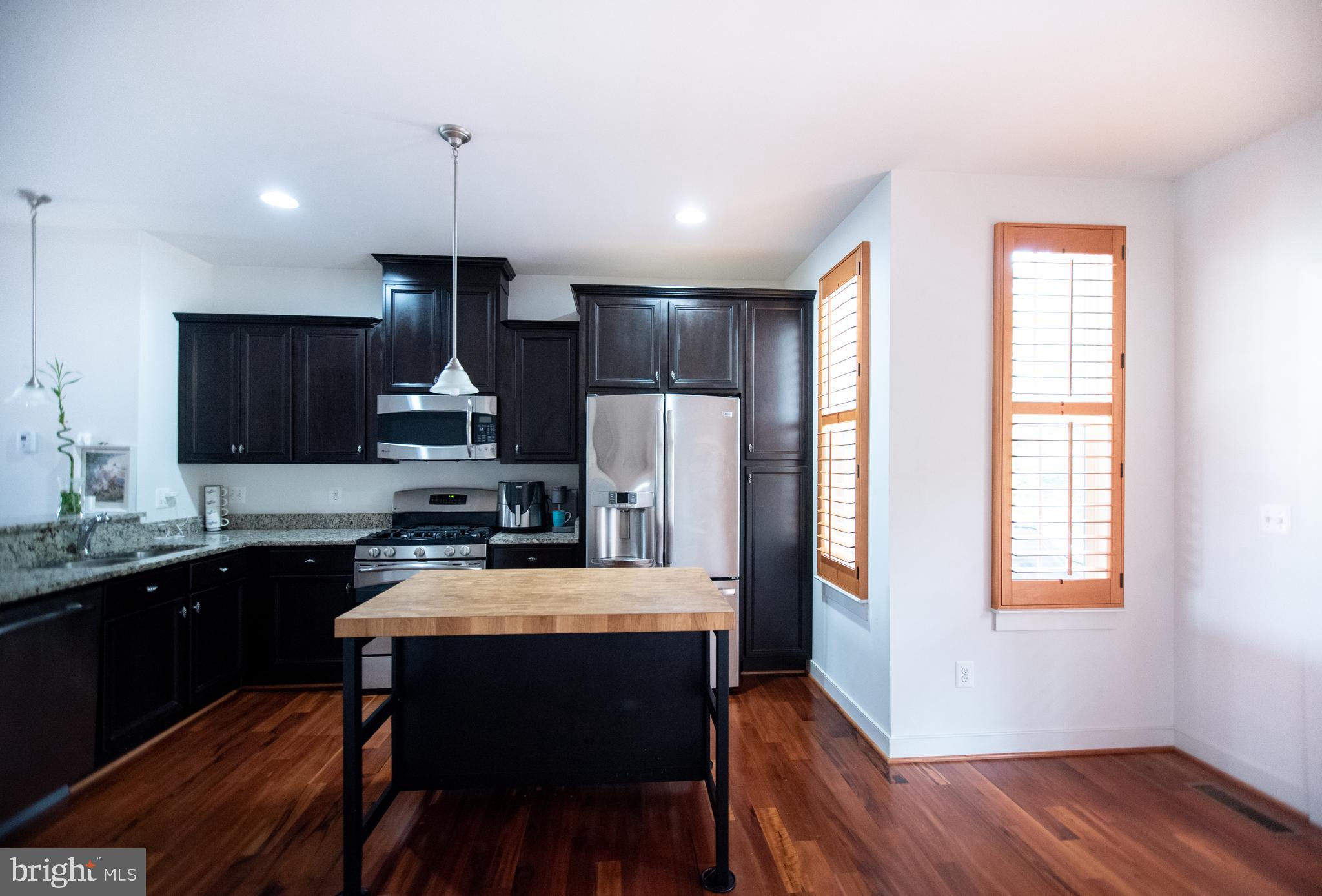 711 Woodstream BOULEVARD Unit: 806