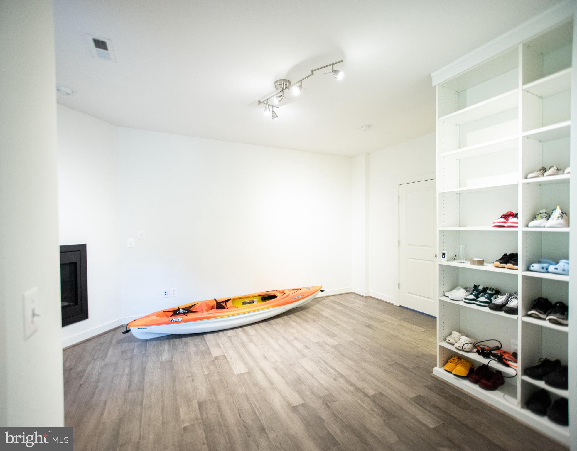 711 Woodstream BOULEVARD Unit: 806