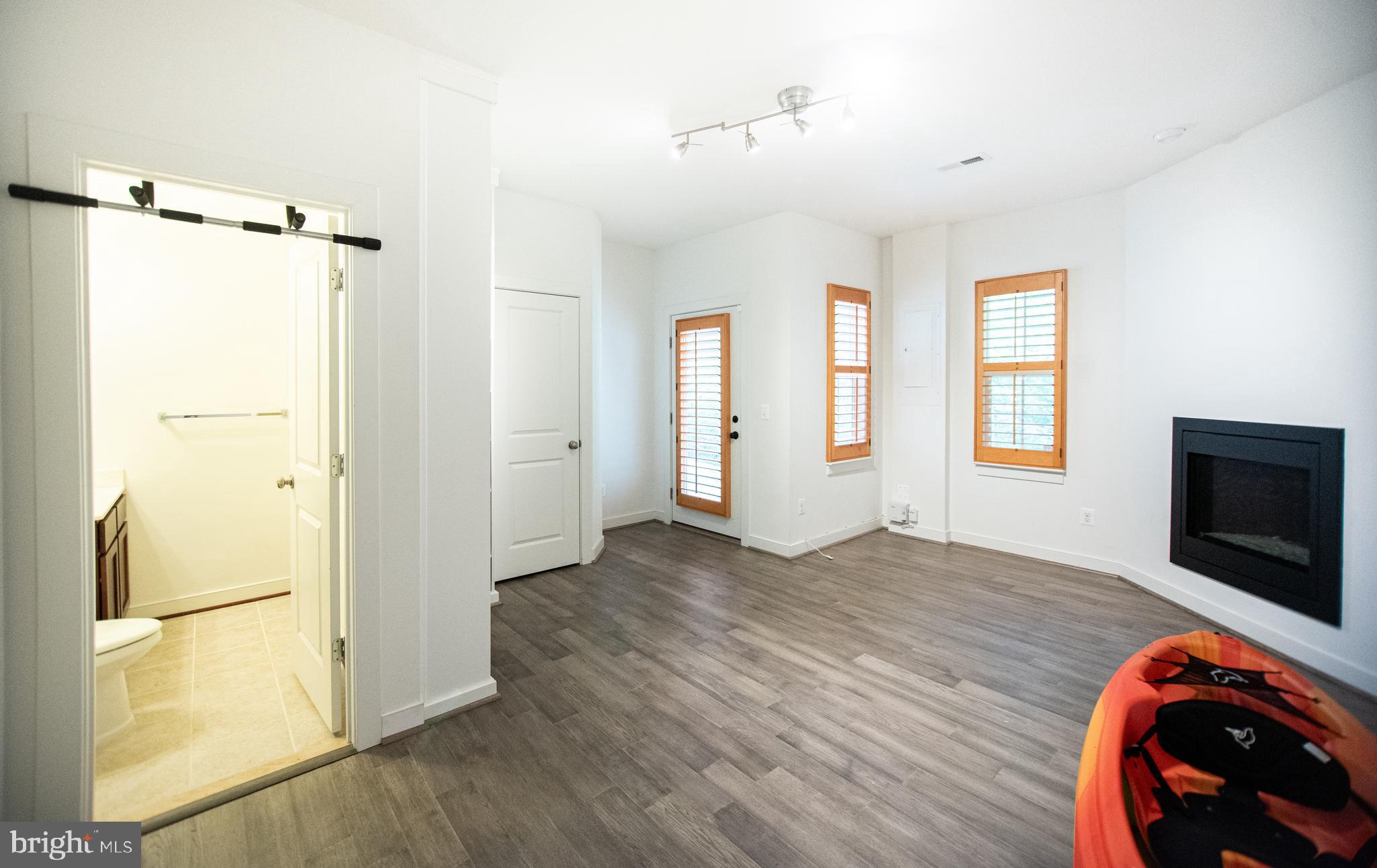 711 Woodstream BOULEVARD Unit: 806