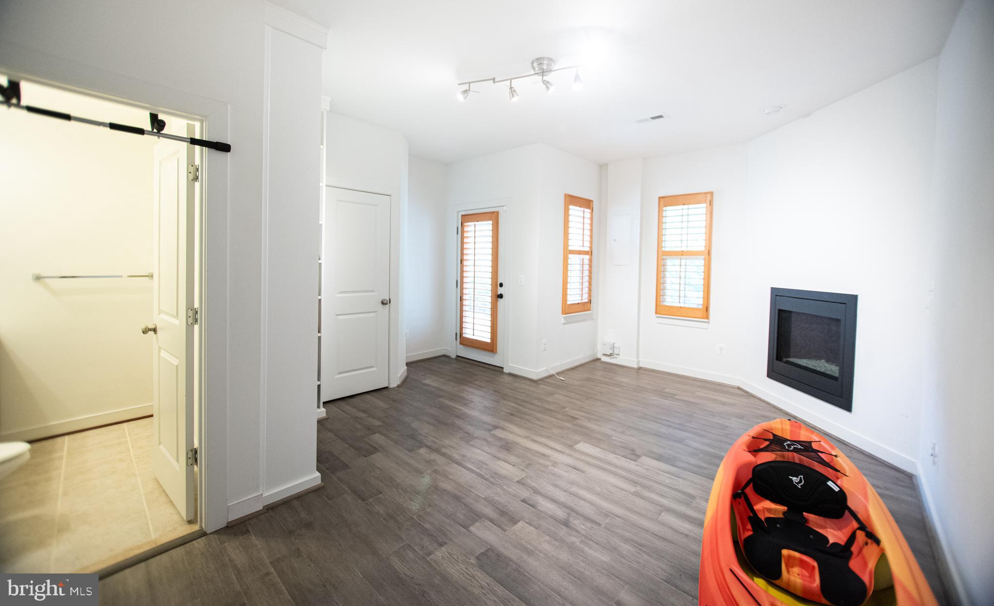 711 Woodstream BOULEVARD Unit: 806