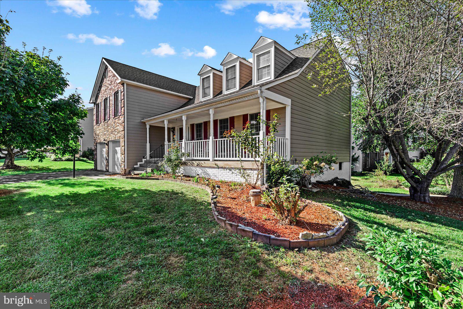 32 Cathedral LANE