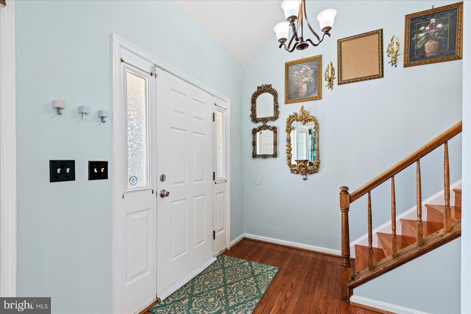 32 Cathedral LANE