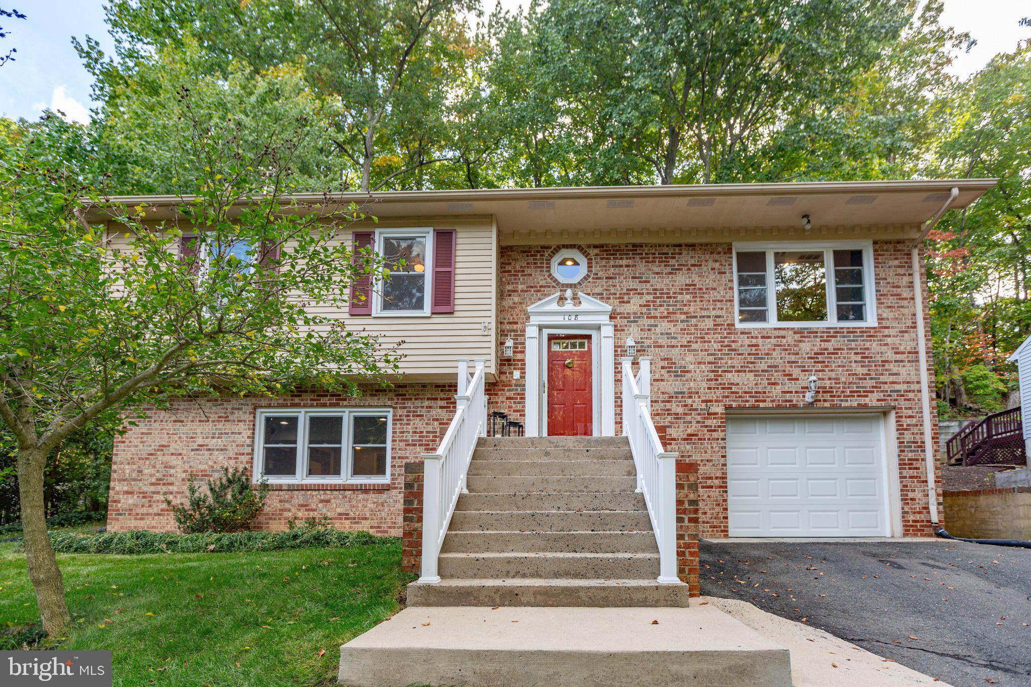 108 Columbus Cv