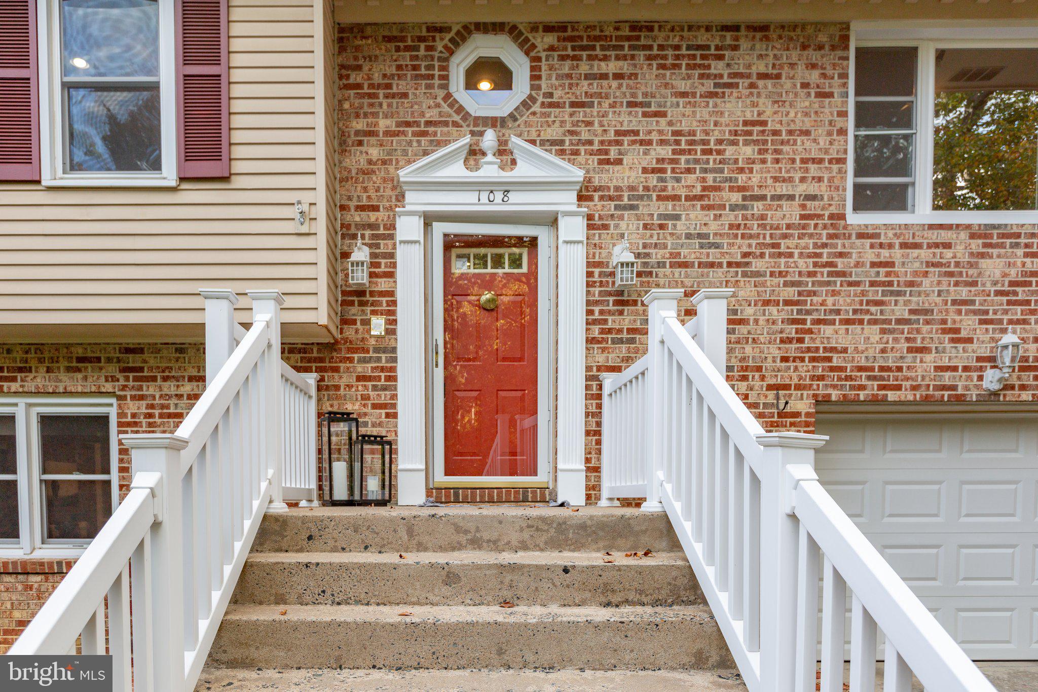 108 Columbus Cv