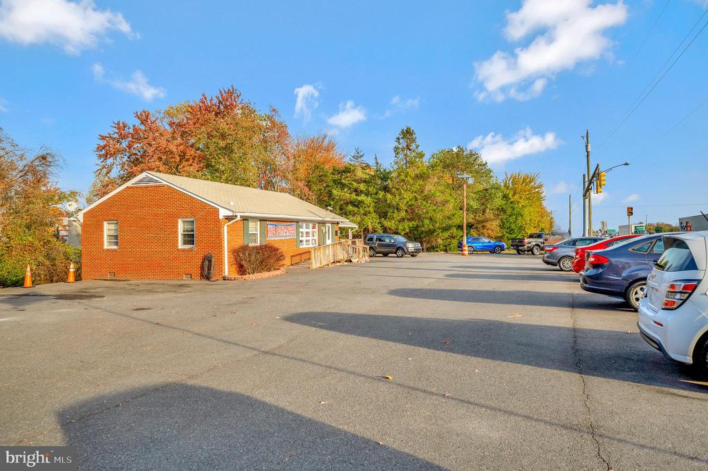 898 Warrenton Rd