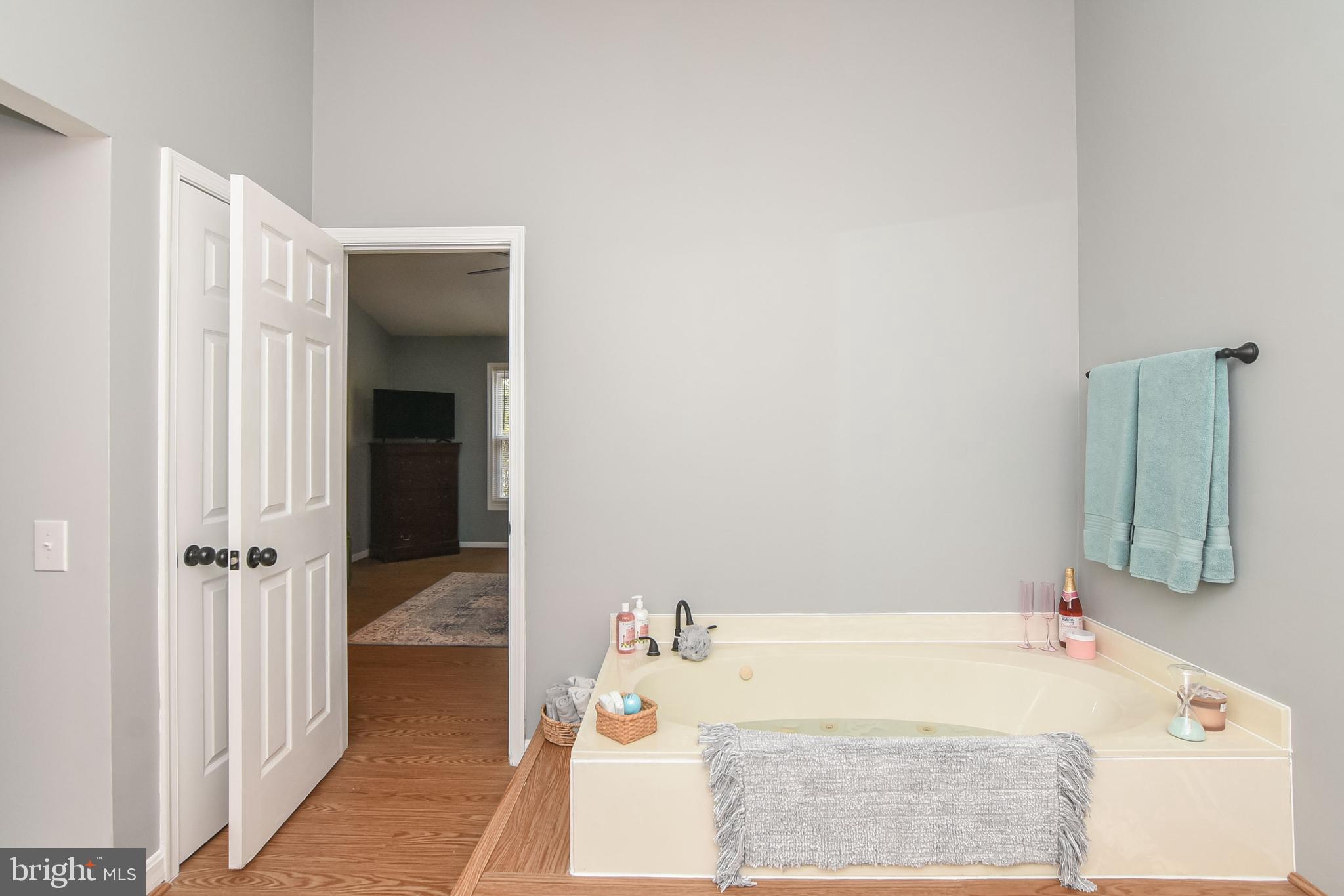 5 Salford Ct