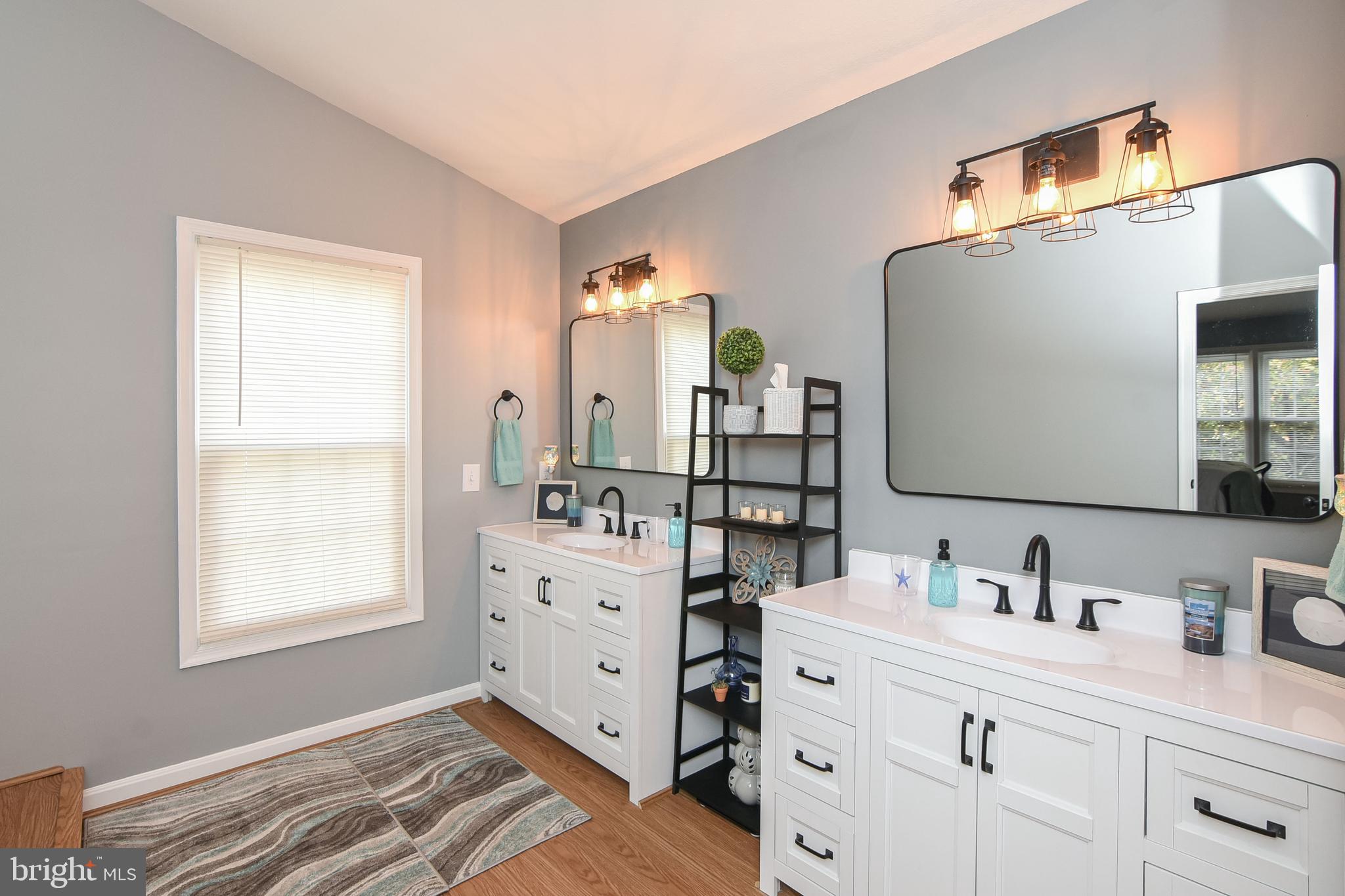5 Salford Ct