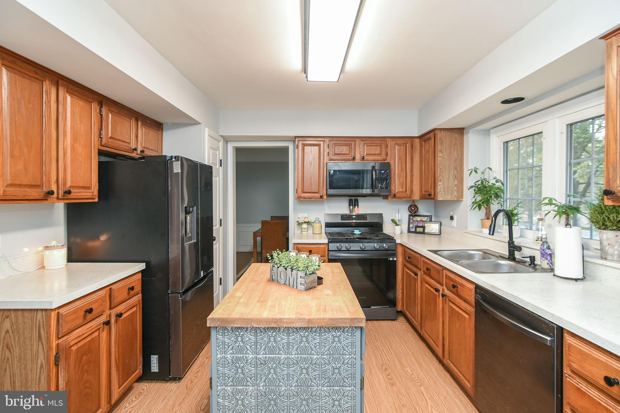 5 Salford Ct