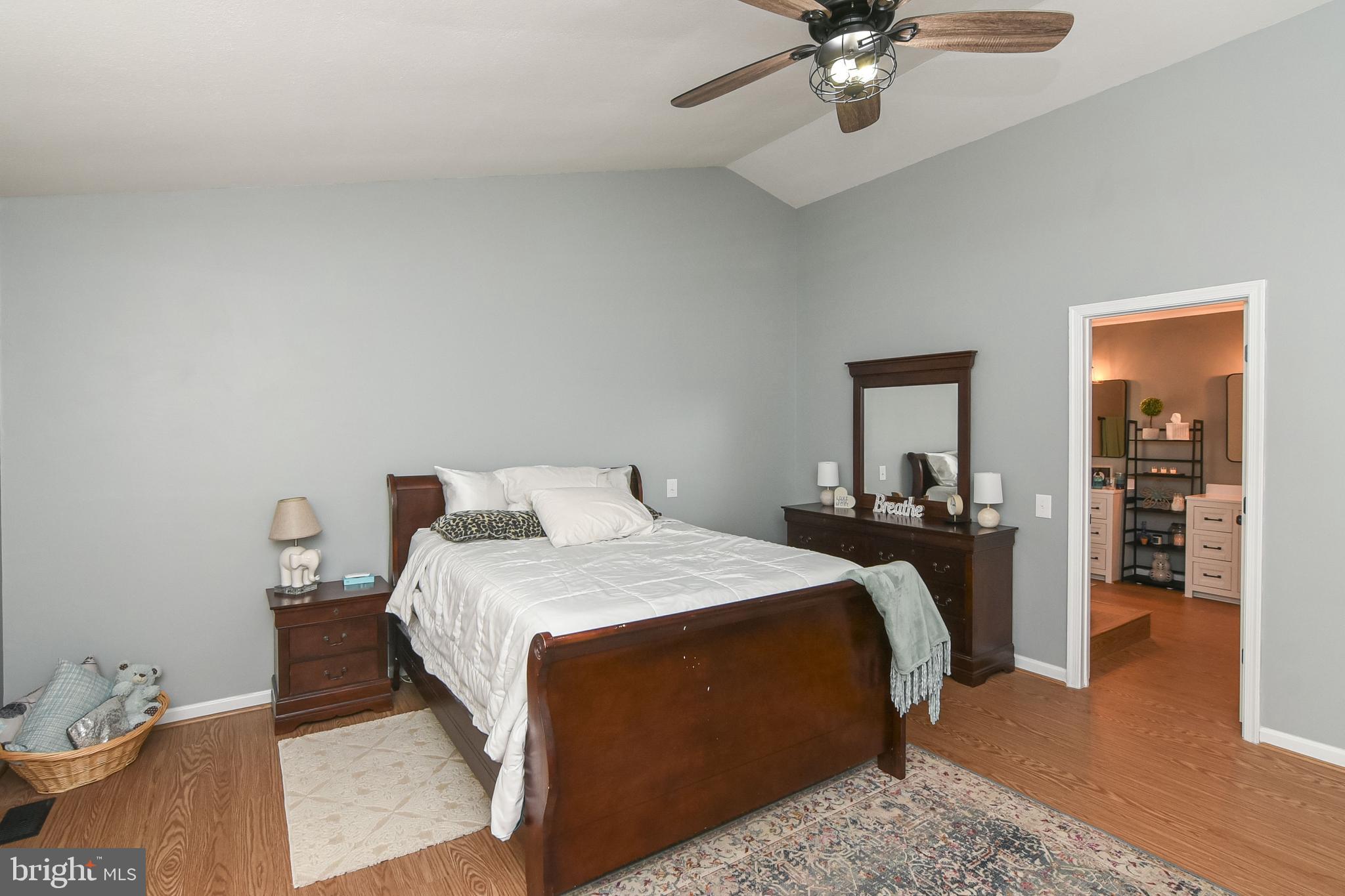 5 Salford Ct