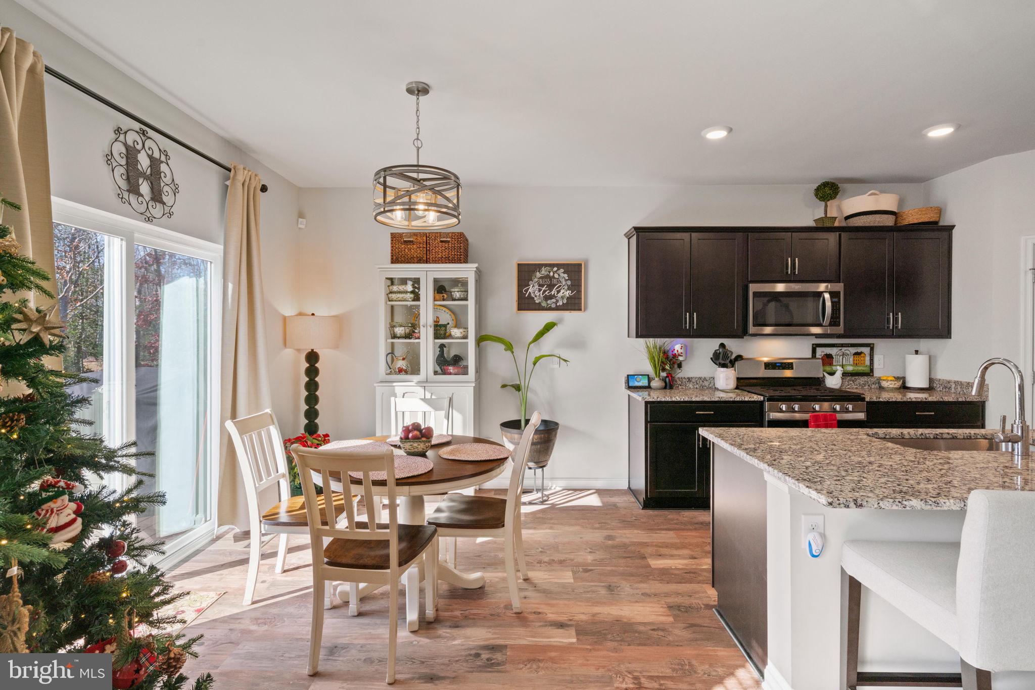 290 Rock Raymond DRIVE
