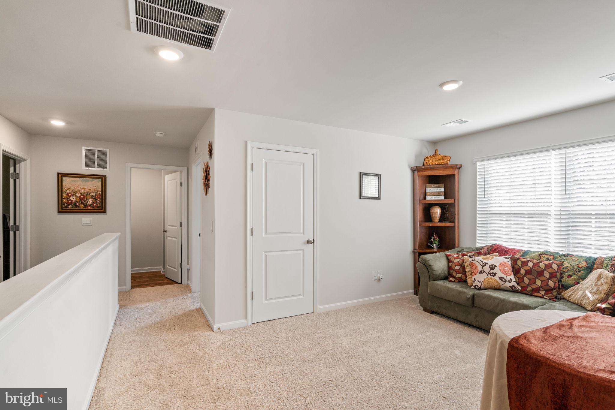 290 Rock Raymond DRIVE