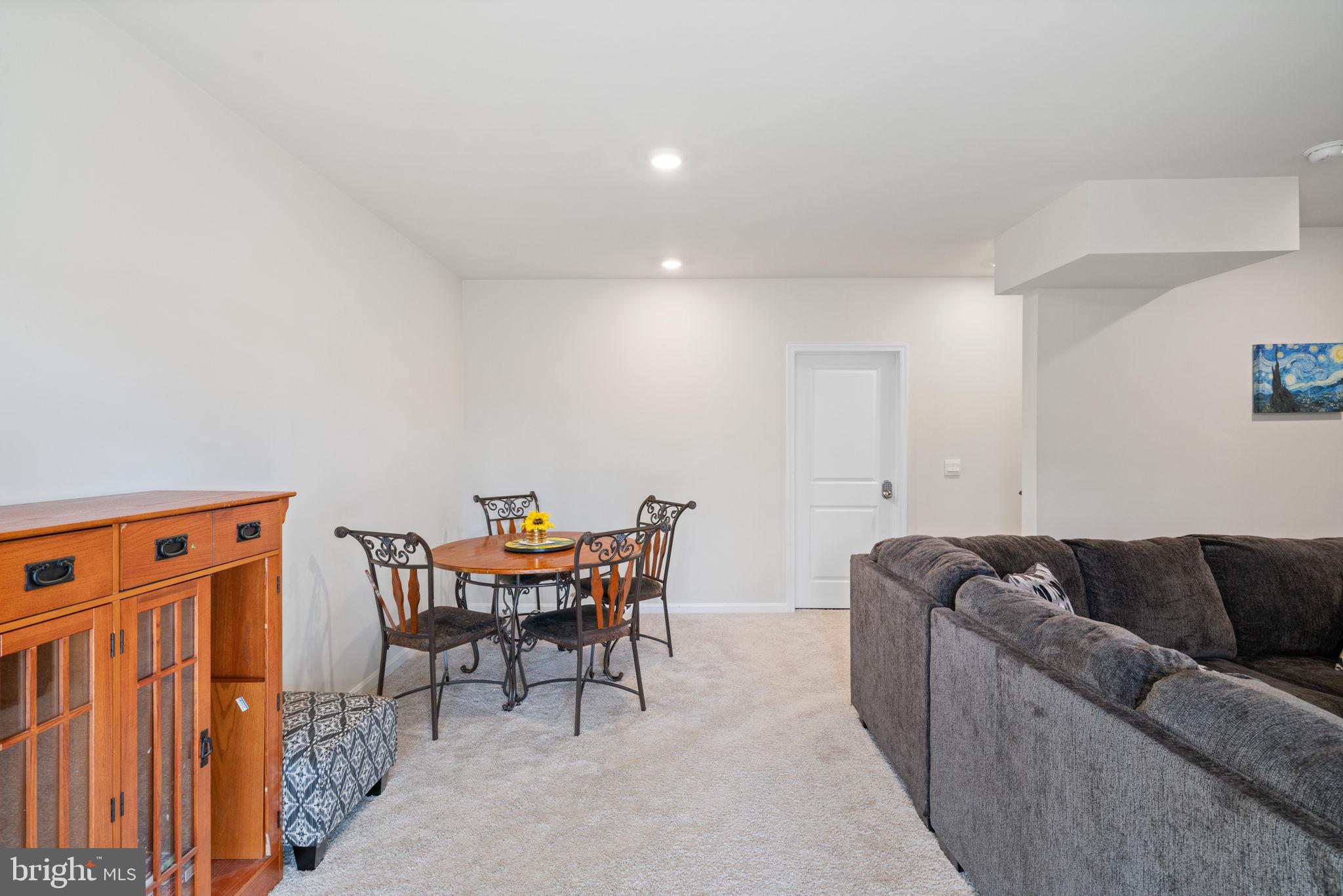 290 Rock Raymond DRIVE