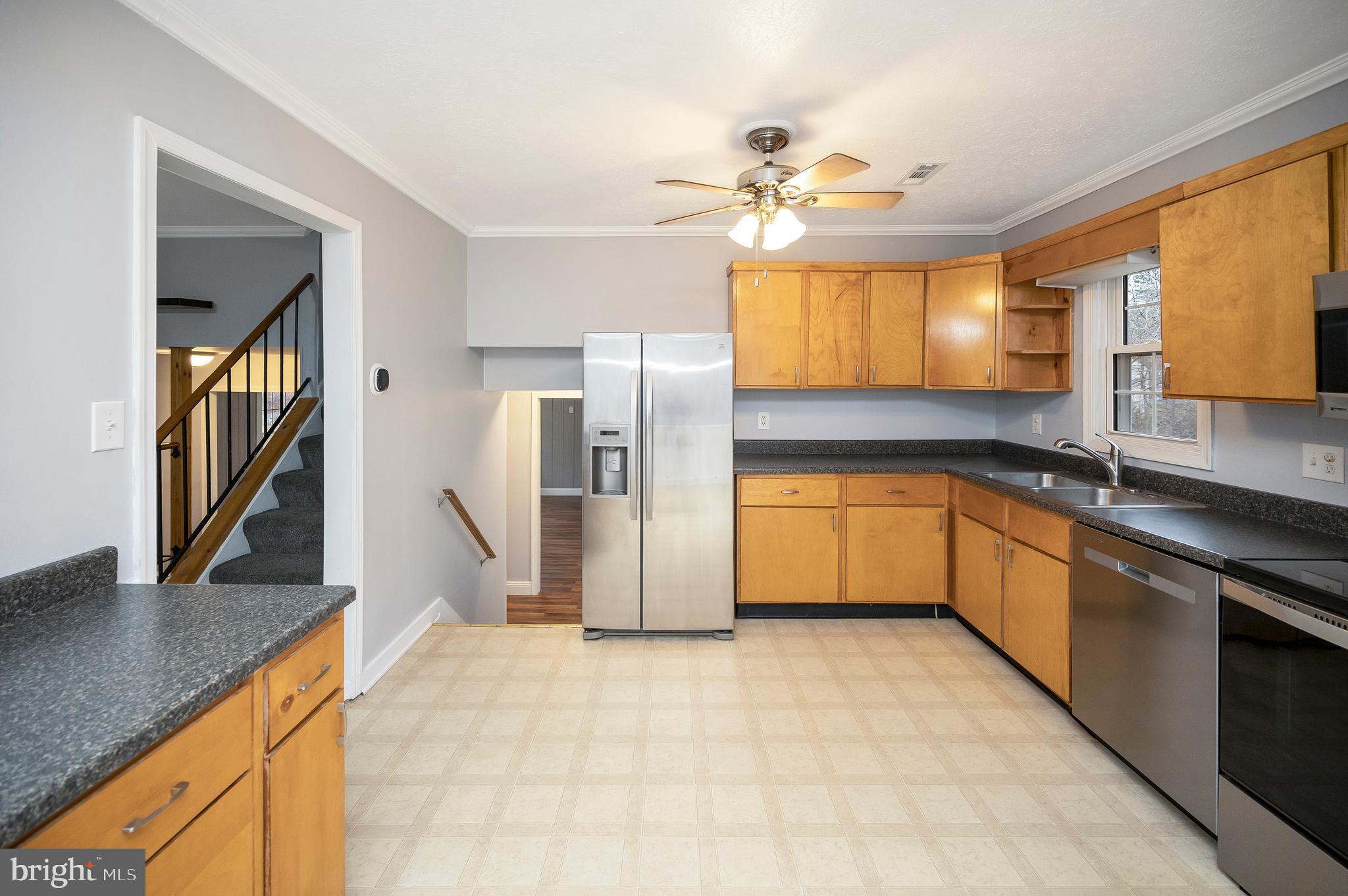 38 Hickory Ridge Dr