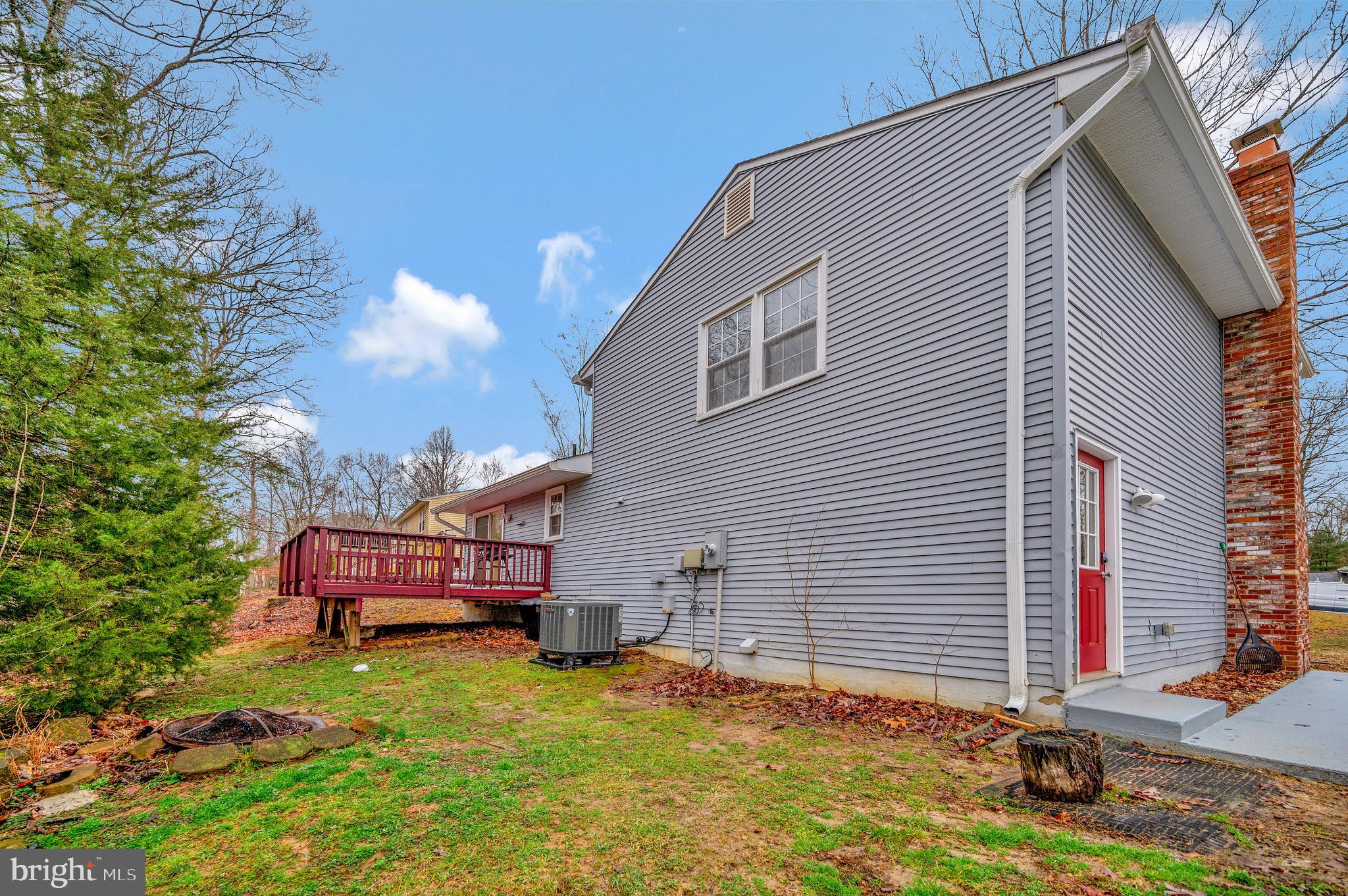 38 Hickory Ridge Dr
