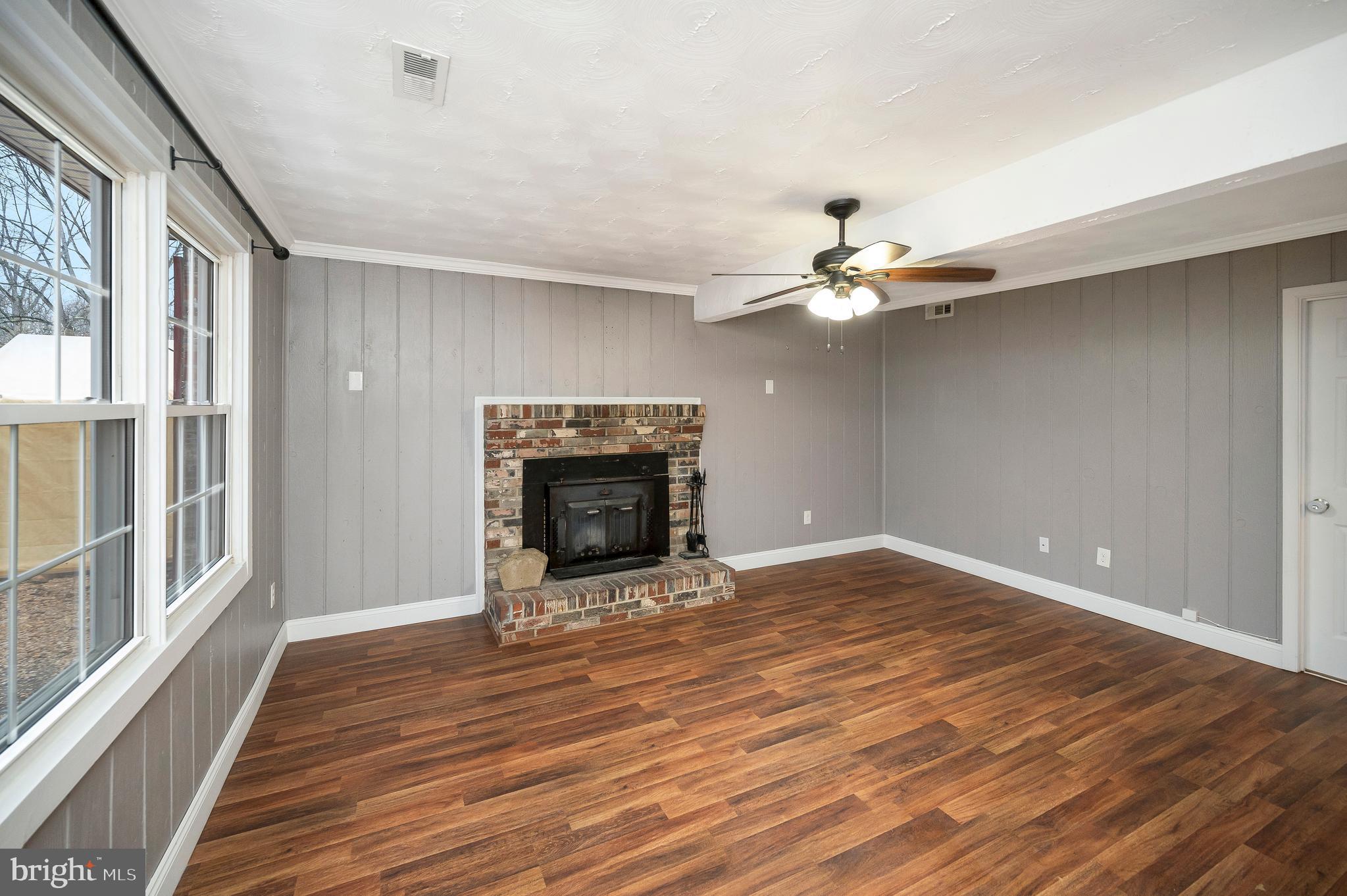 38 Hickory Ridge Dr