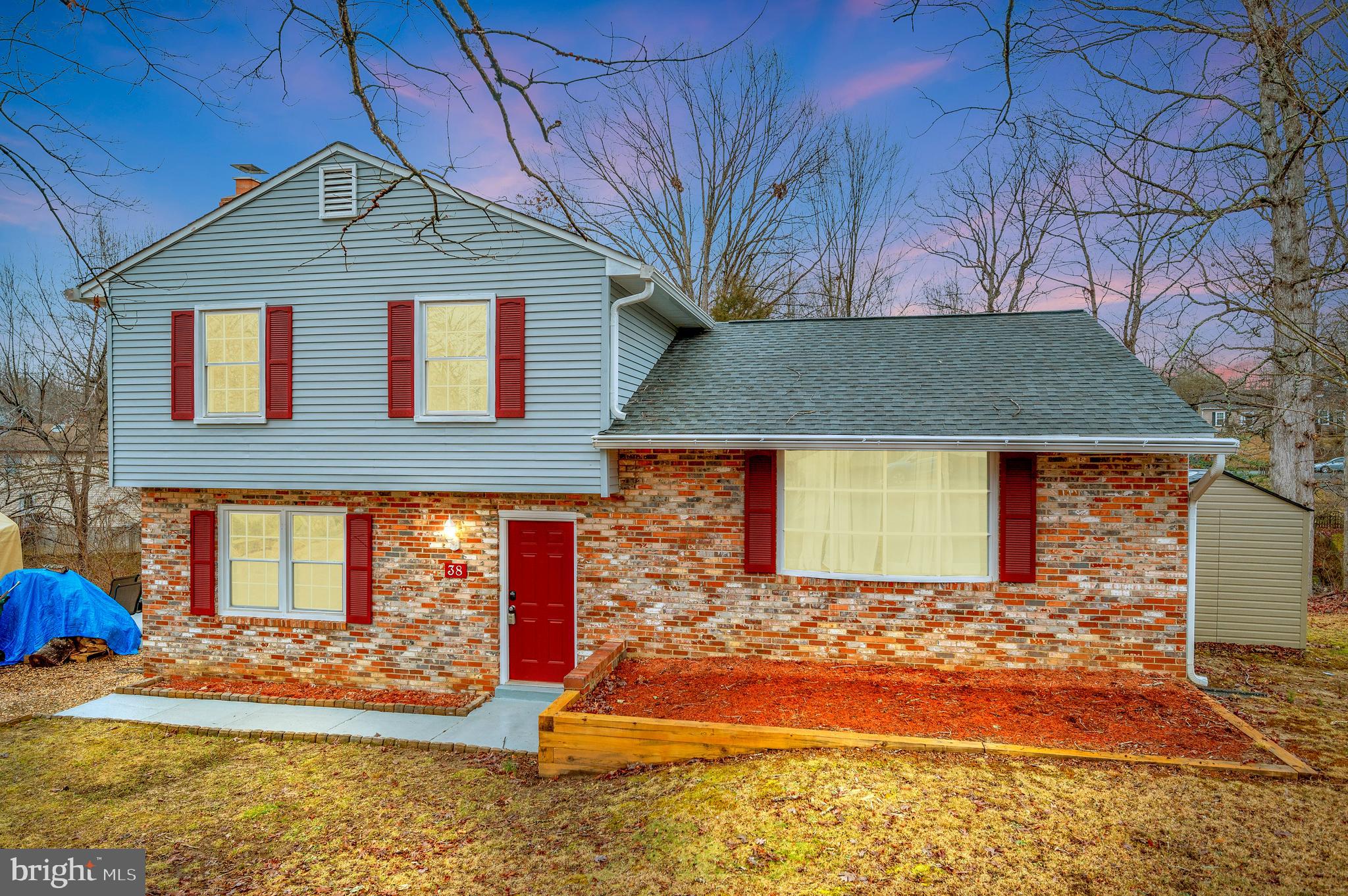 38 Hickory Ridge Dr