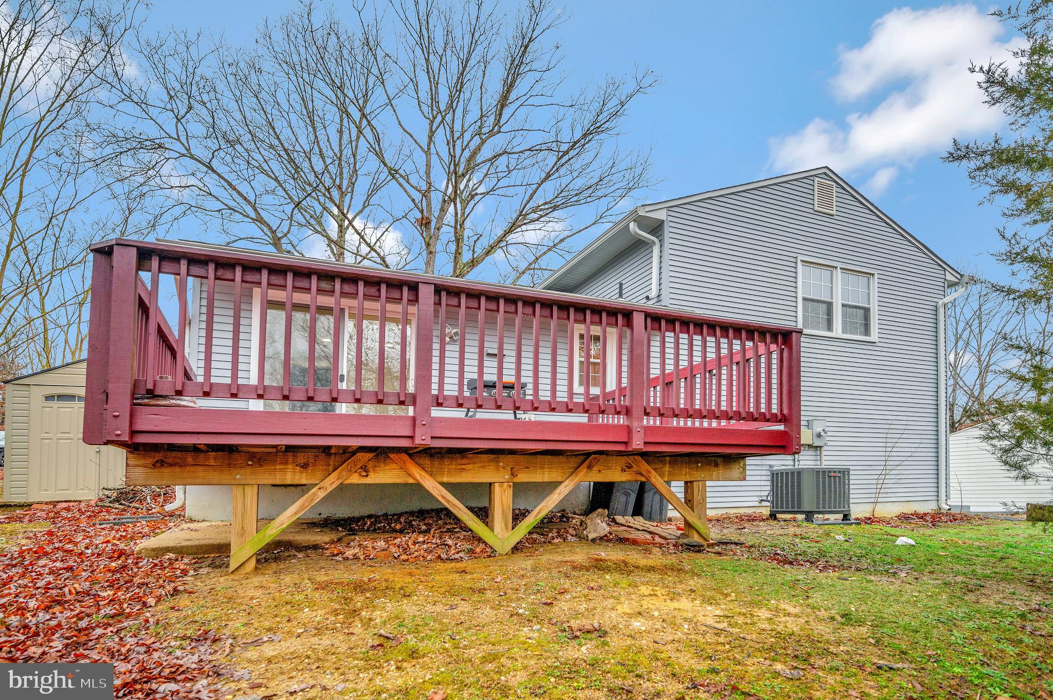 38 Hickory Ridge Dr