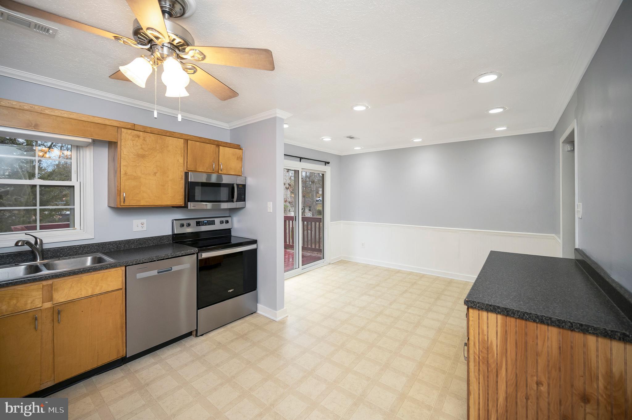 38 Hickory Ridge Dr