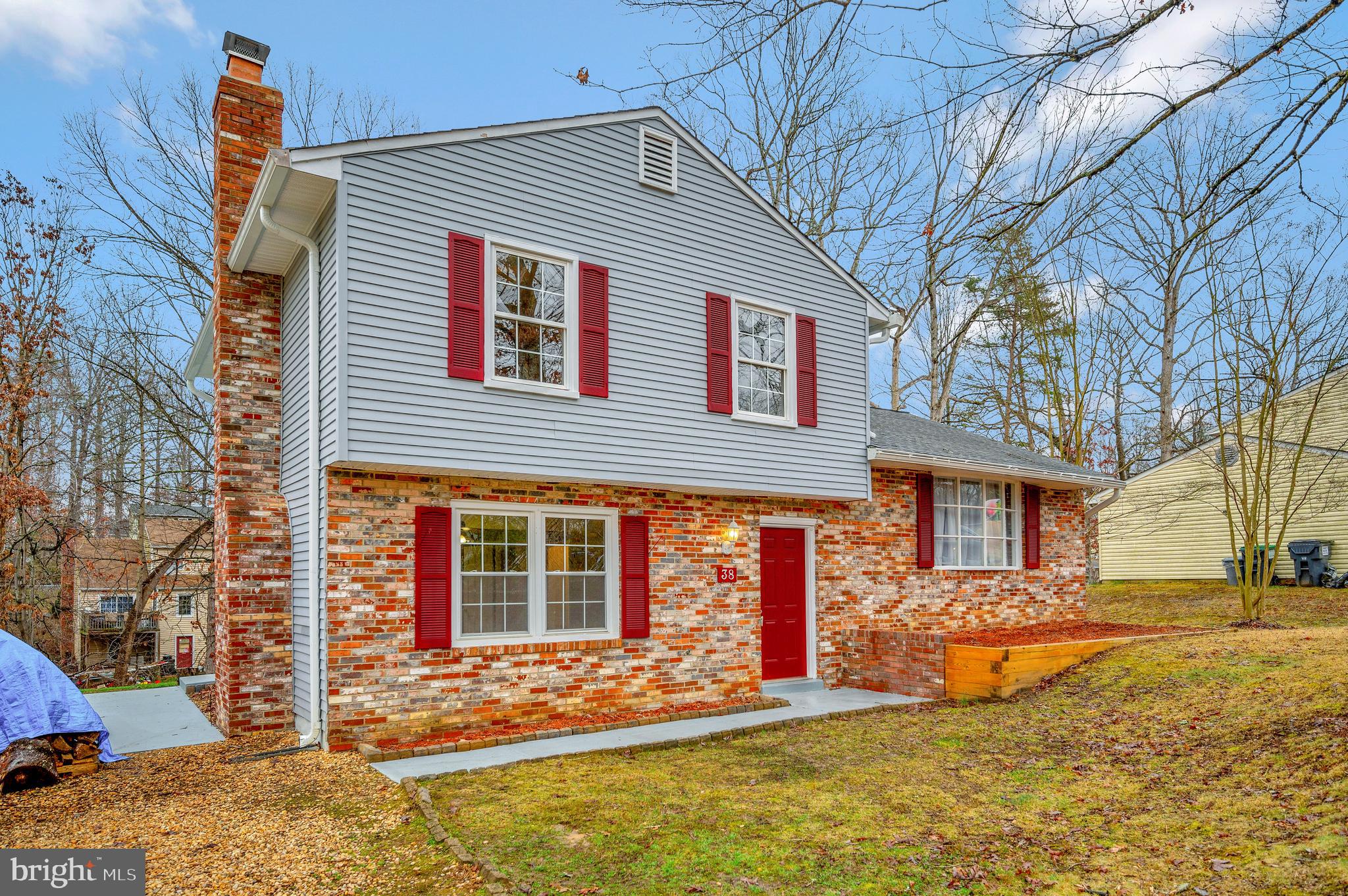 38 Hickory Ridge Dr