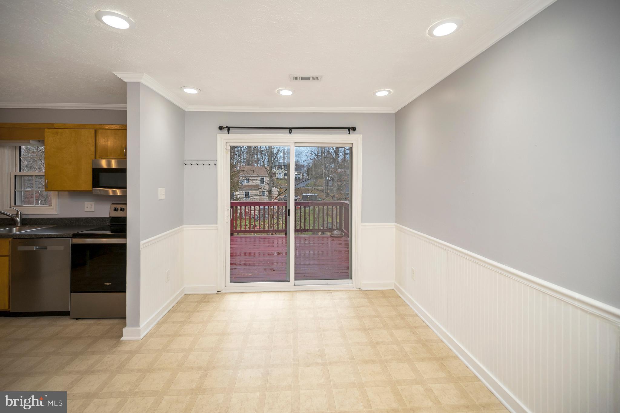 38 Hickory Ridge Dr