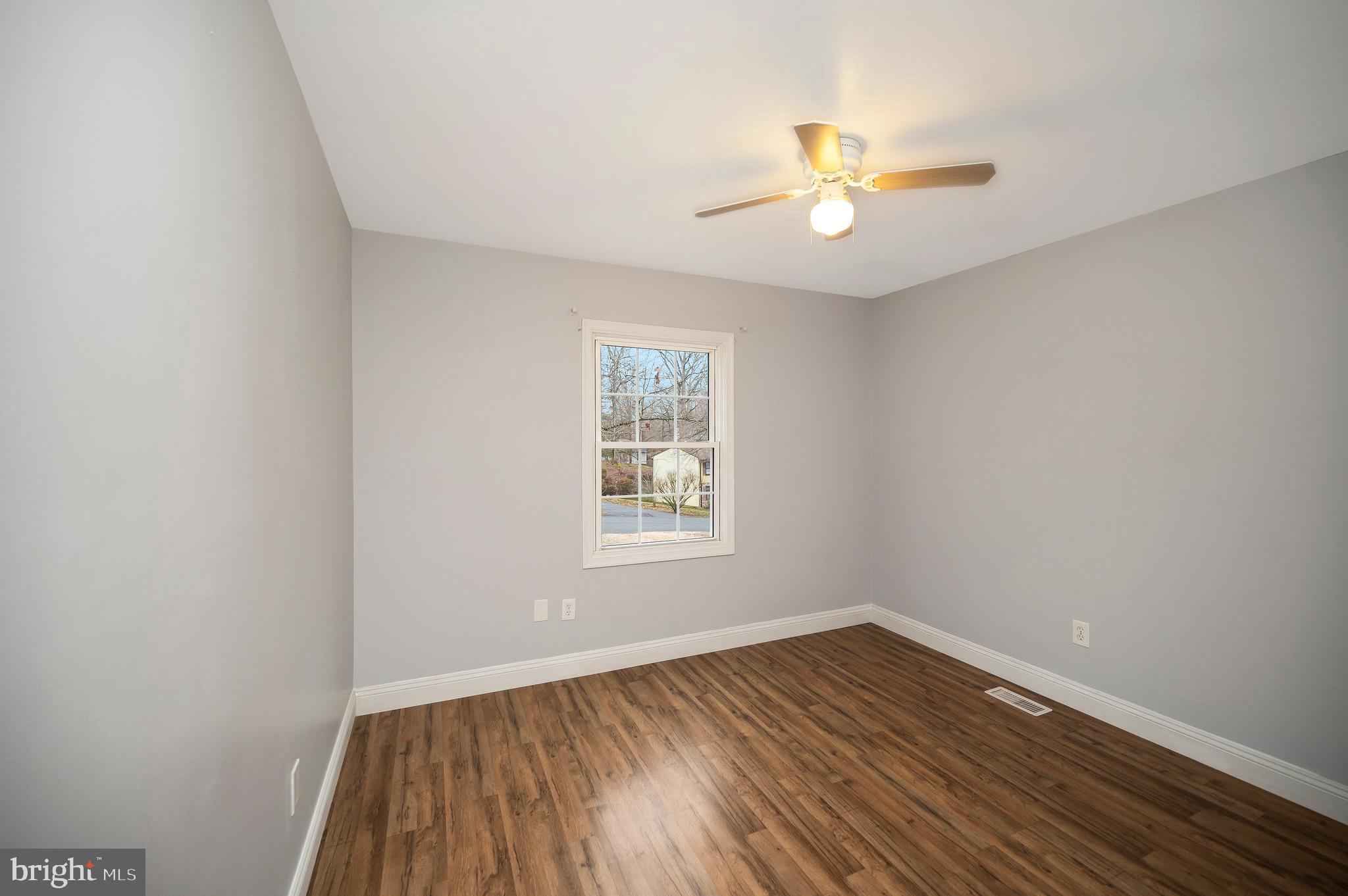 38 Hickory Ridge Dr