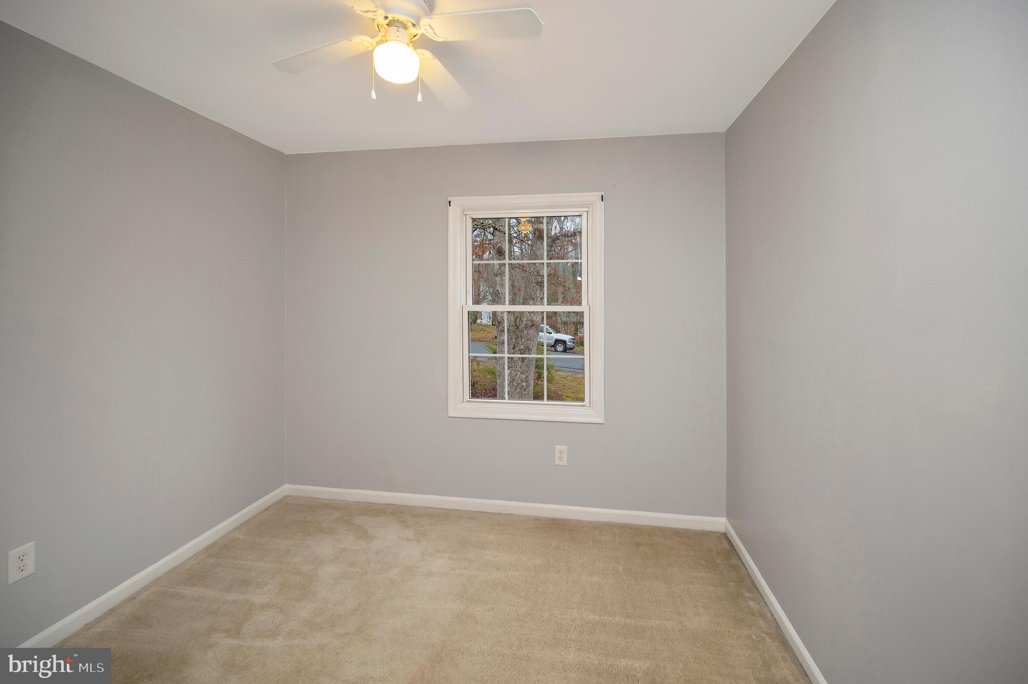38 Hickory Ridge Dr