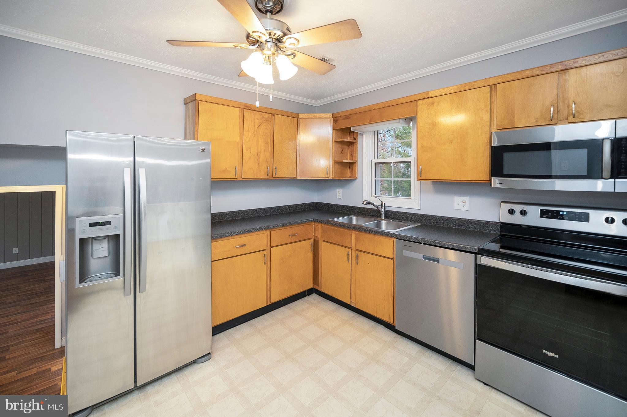 38 Hickory Ridge Dr