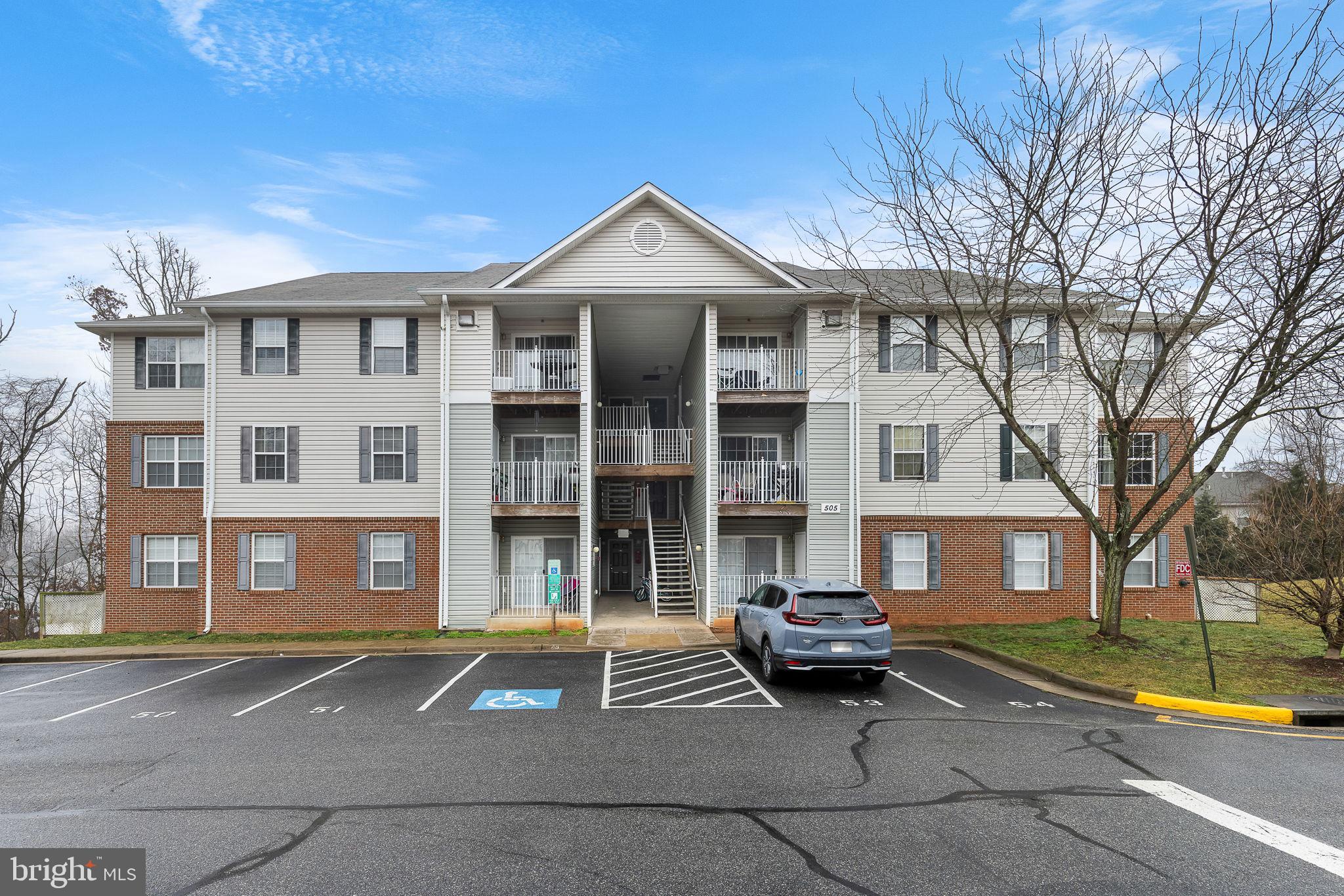 505 Garrison Woods Dr #122