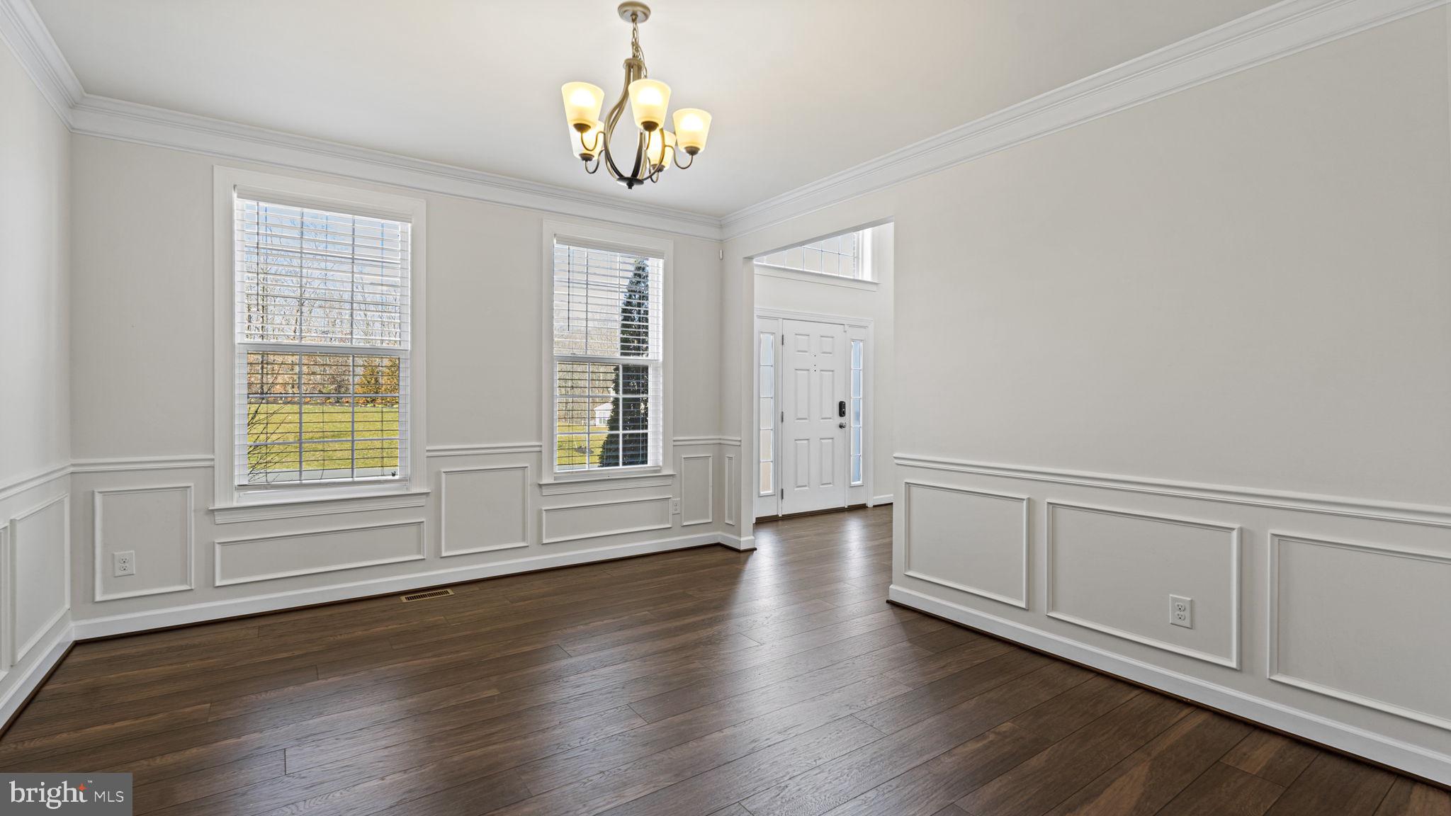 250 Perth Dr