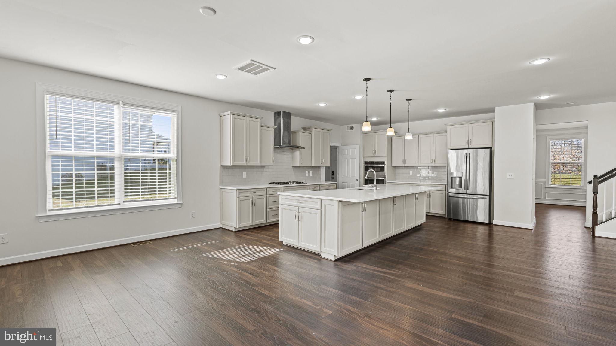 250 Perth Dr