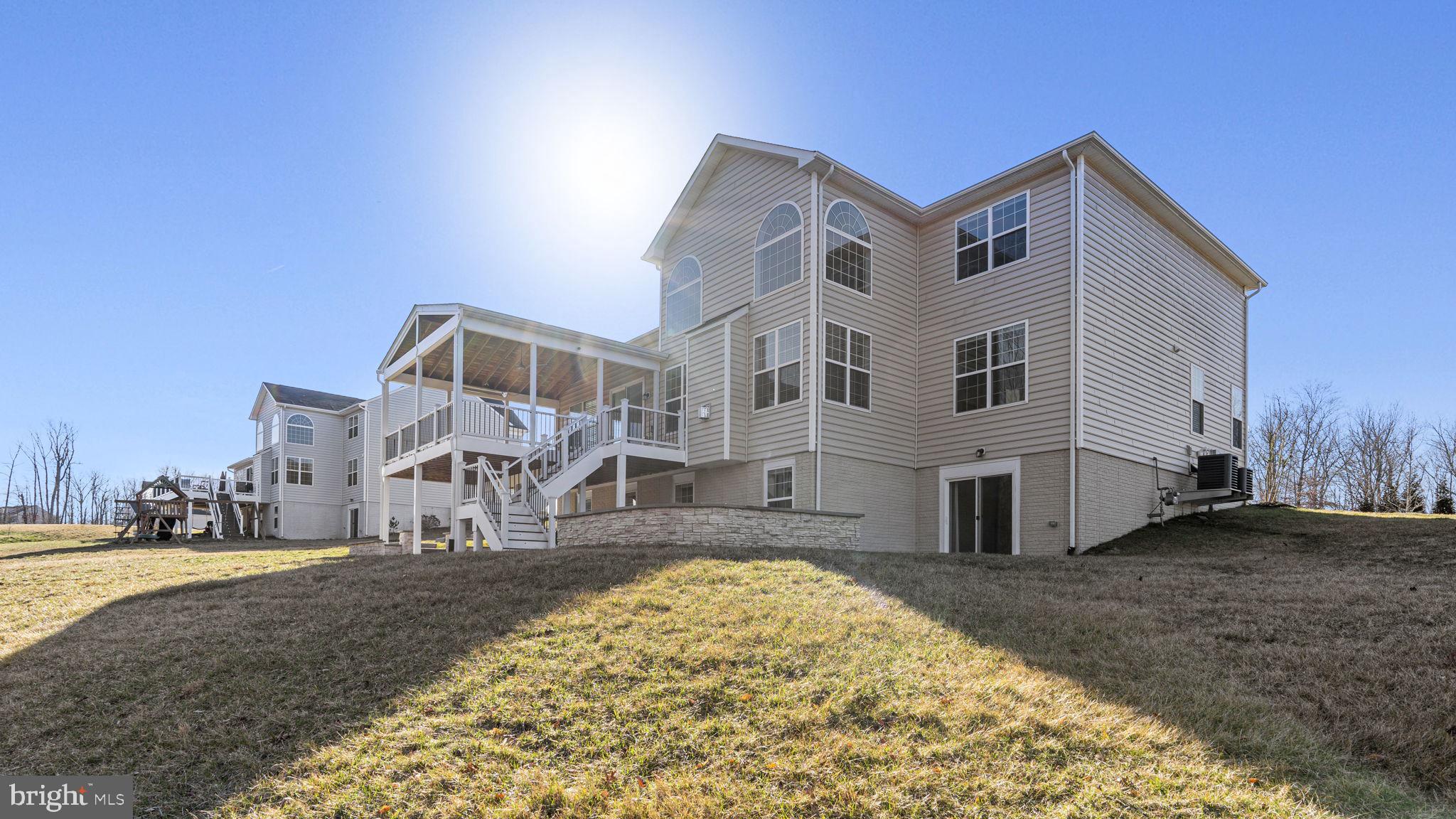 250 Perth Dr