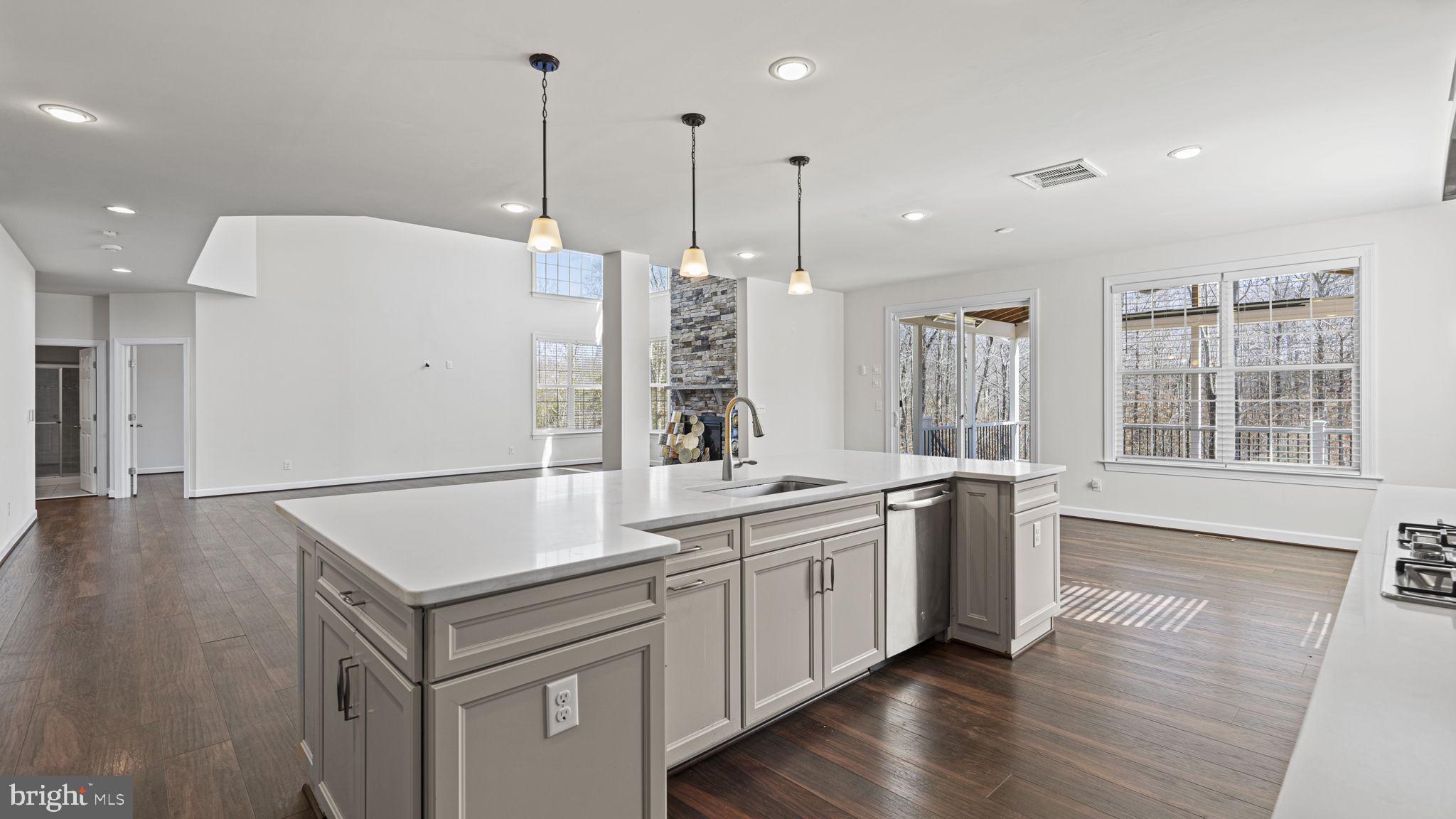 250 Perth Dr