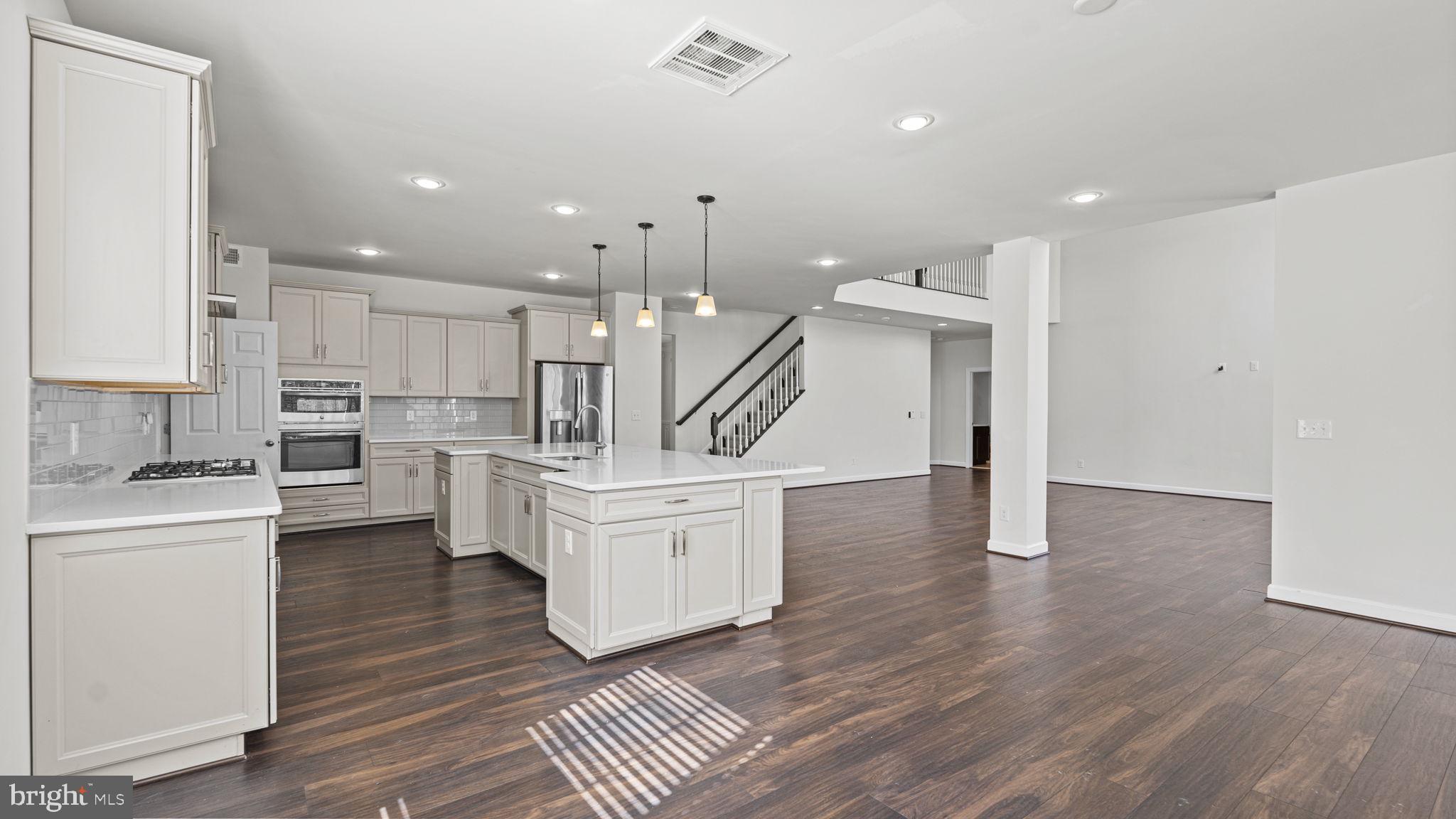 250 Perth Dr