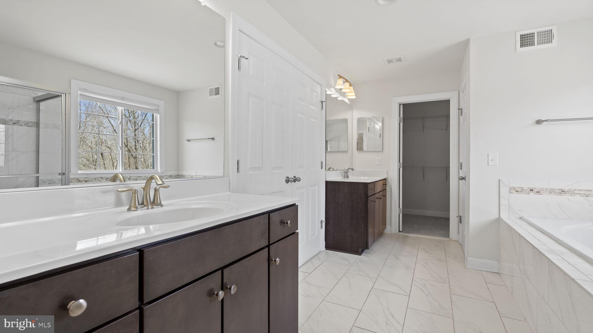 250 Perth Dr