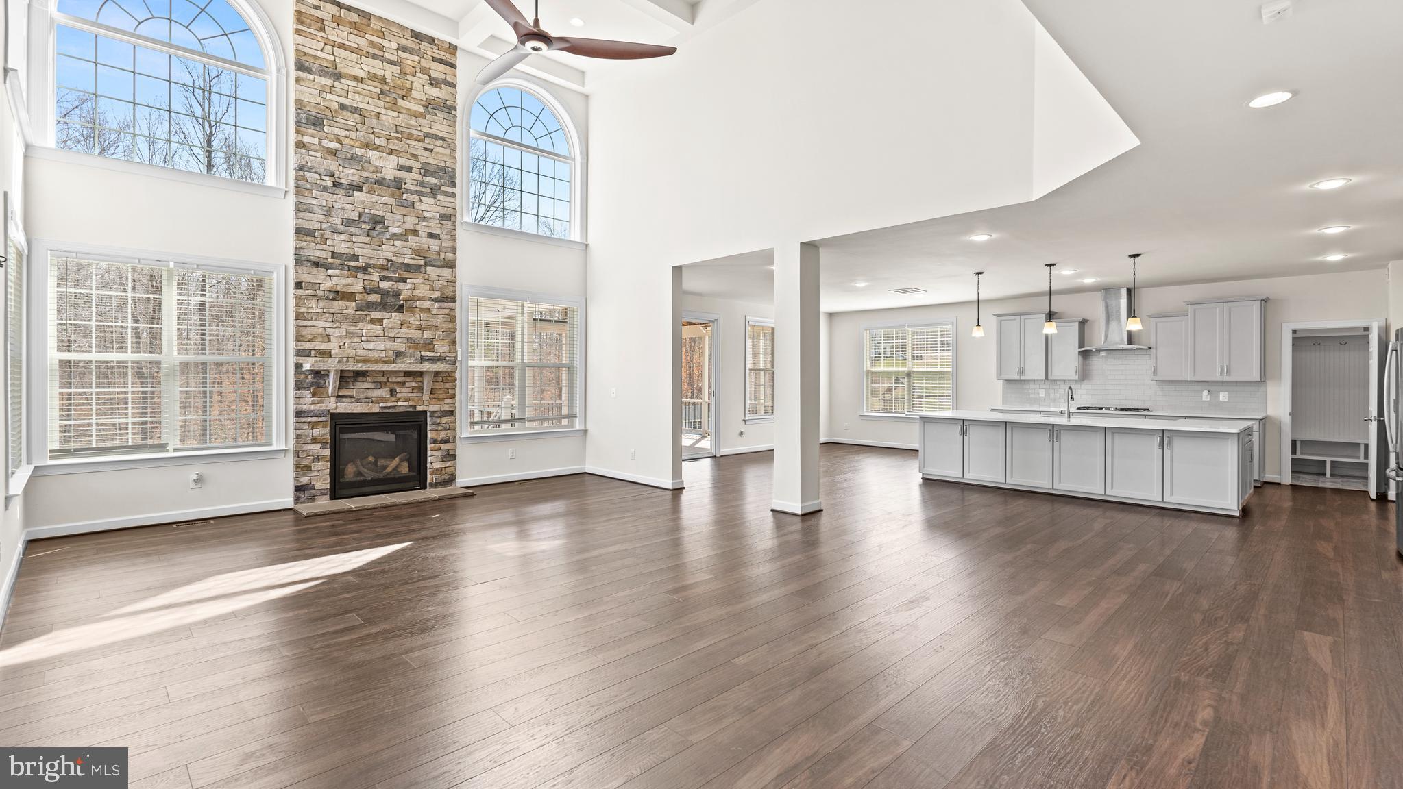 250 Perth Dr