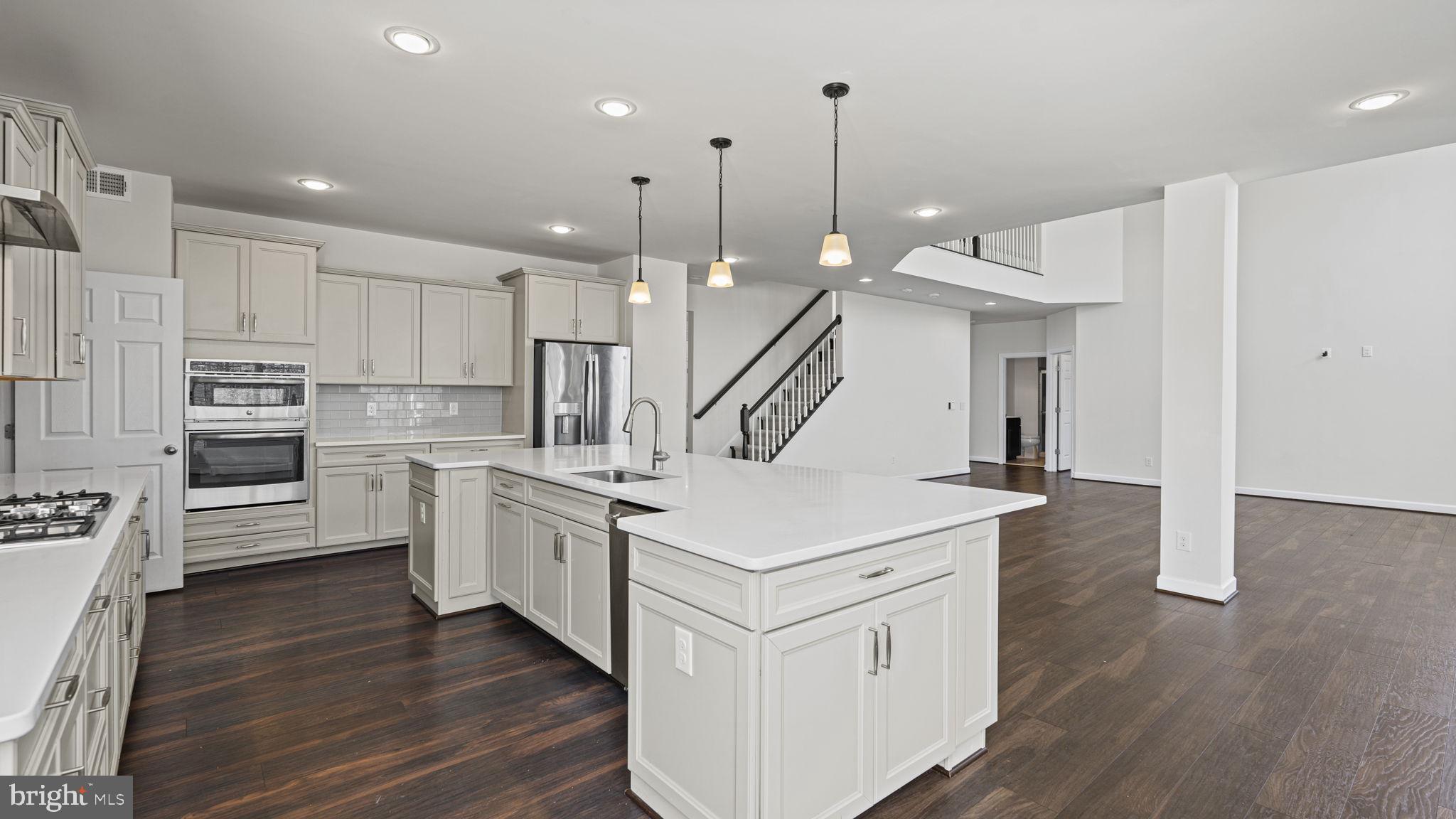 250 Perth Dr