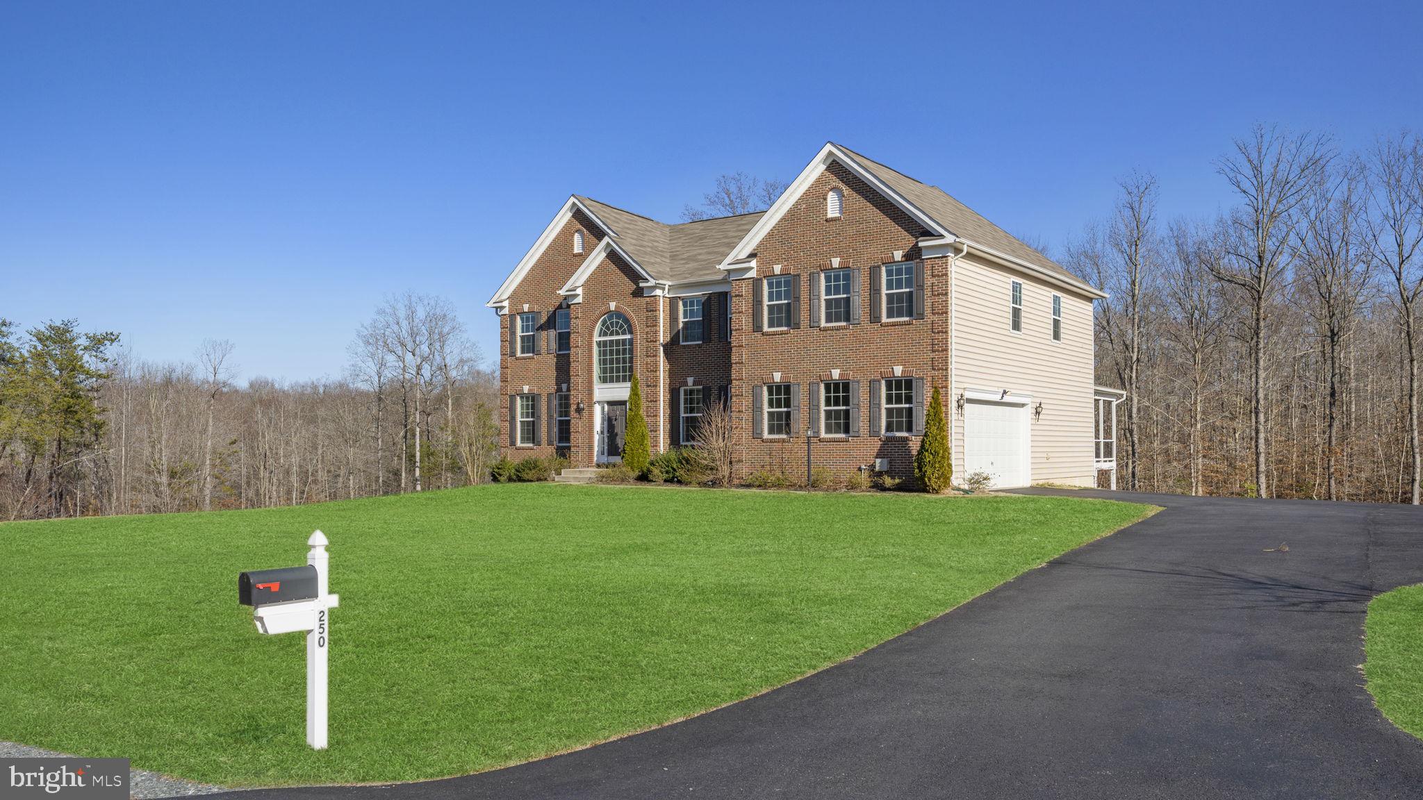 250 Perth Dr