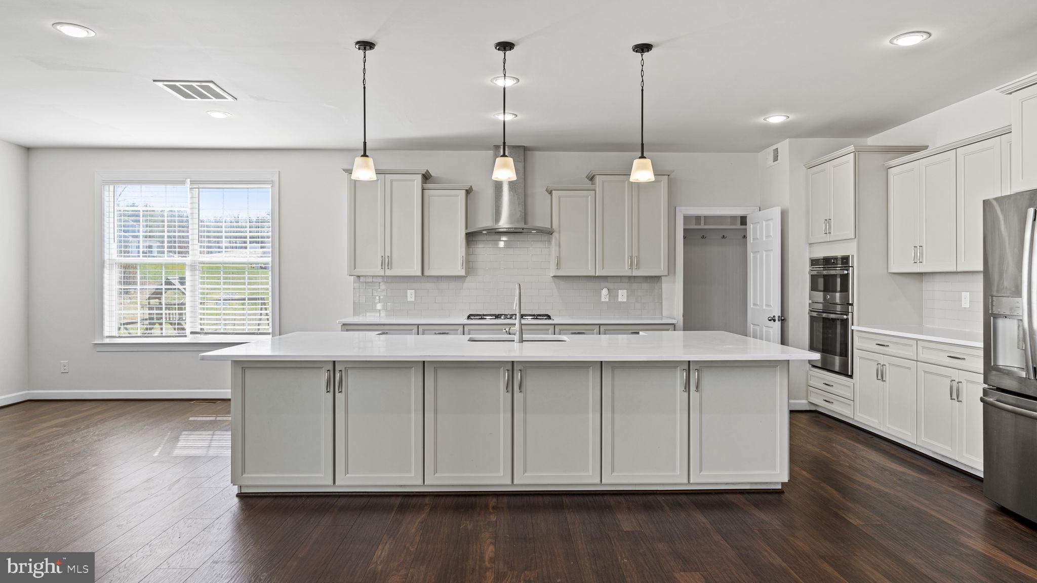 250 Perth Dr