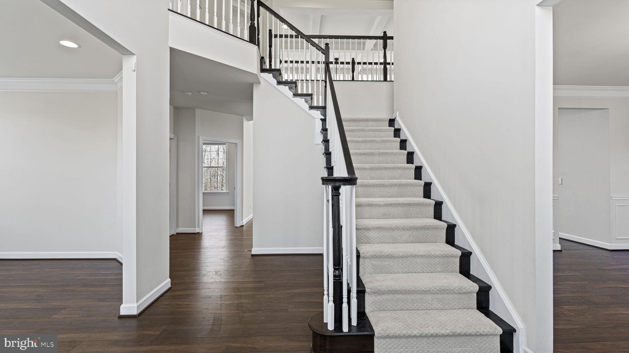 250 Perth Dr