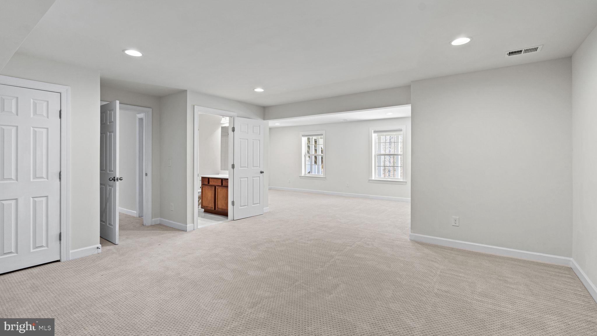 250 Perth Dr