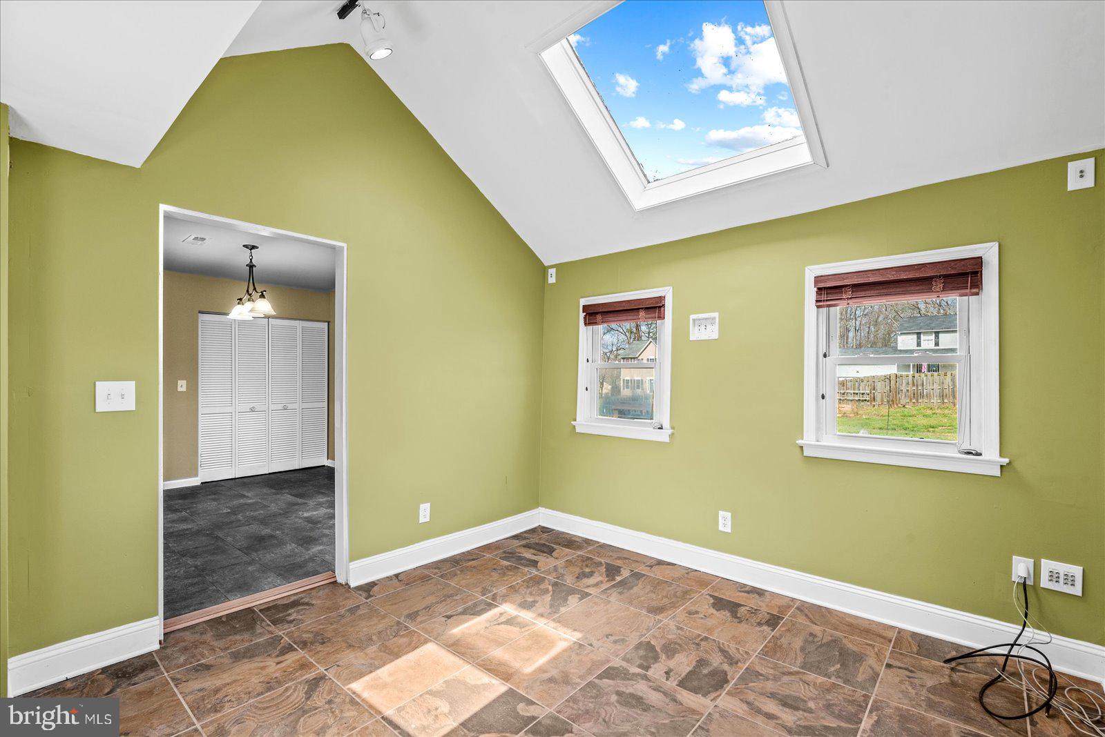 16 Aquia Ave