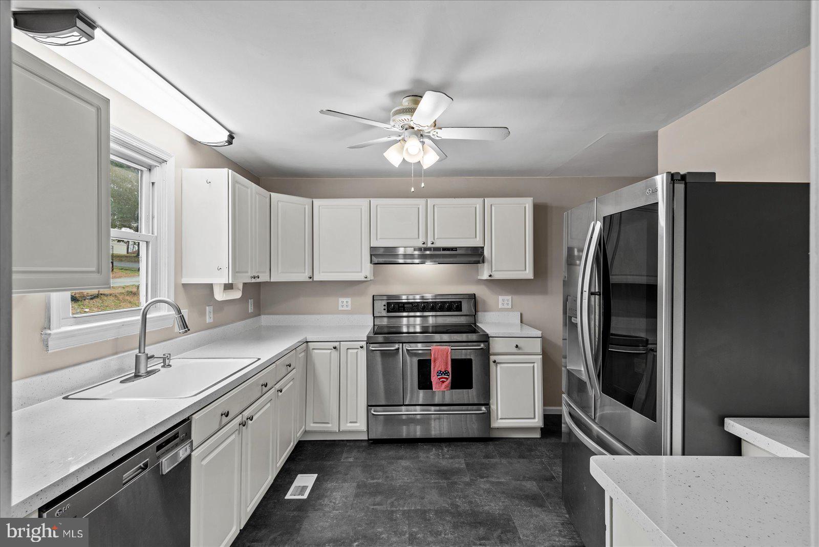 16 Aquia Ave
